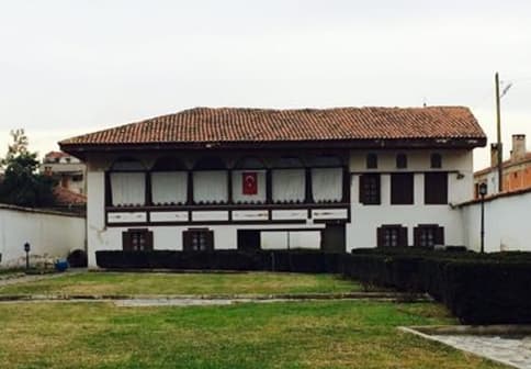 Şemaki Museum