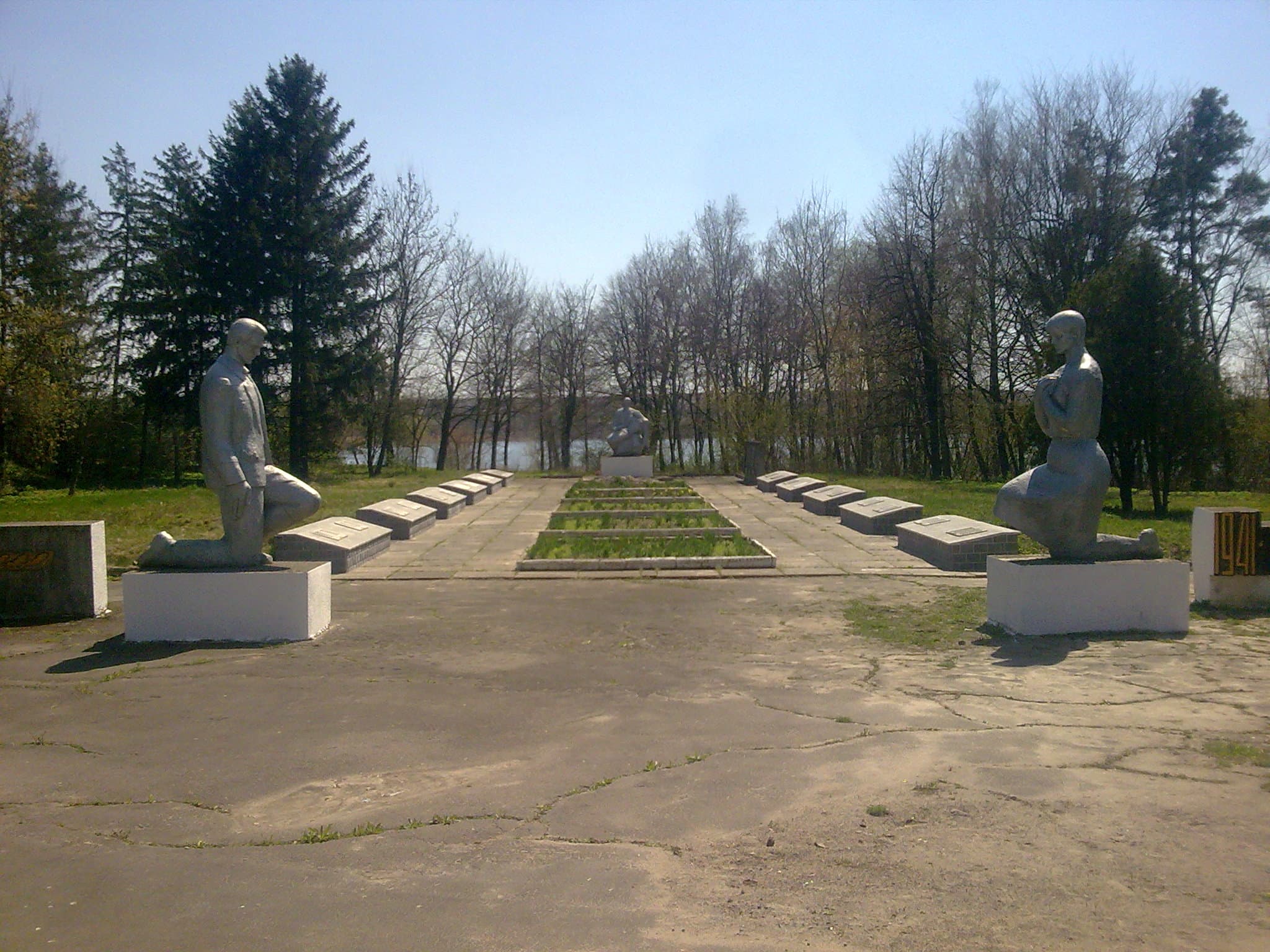 Monument to 396 Soviet soldiers-compatriots in Kleban
