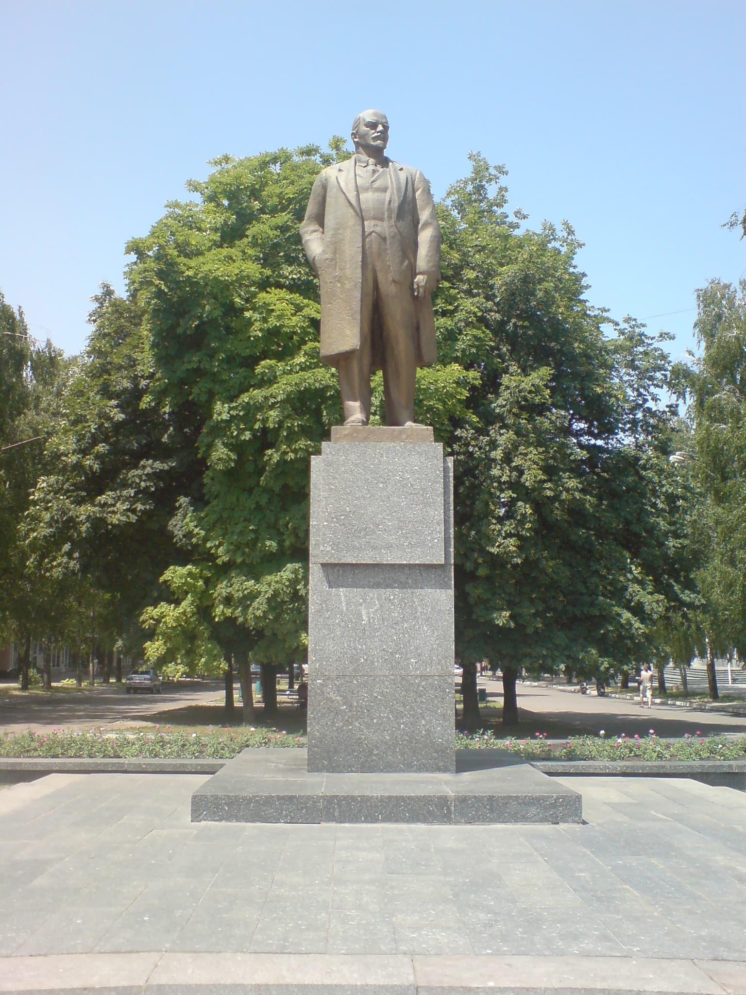 Monument to Vladimir Lenin in Verkhnodniprovsk