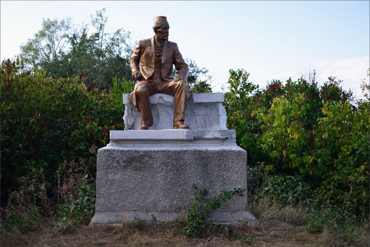 Monument to Ivan Michurin in Machukhy