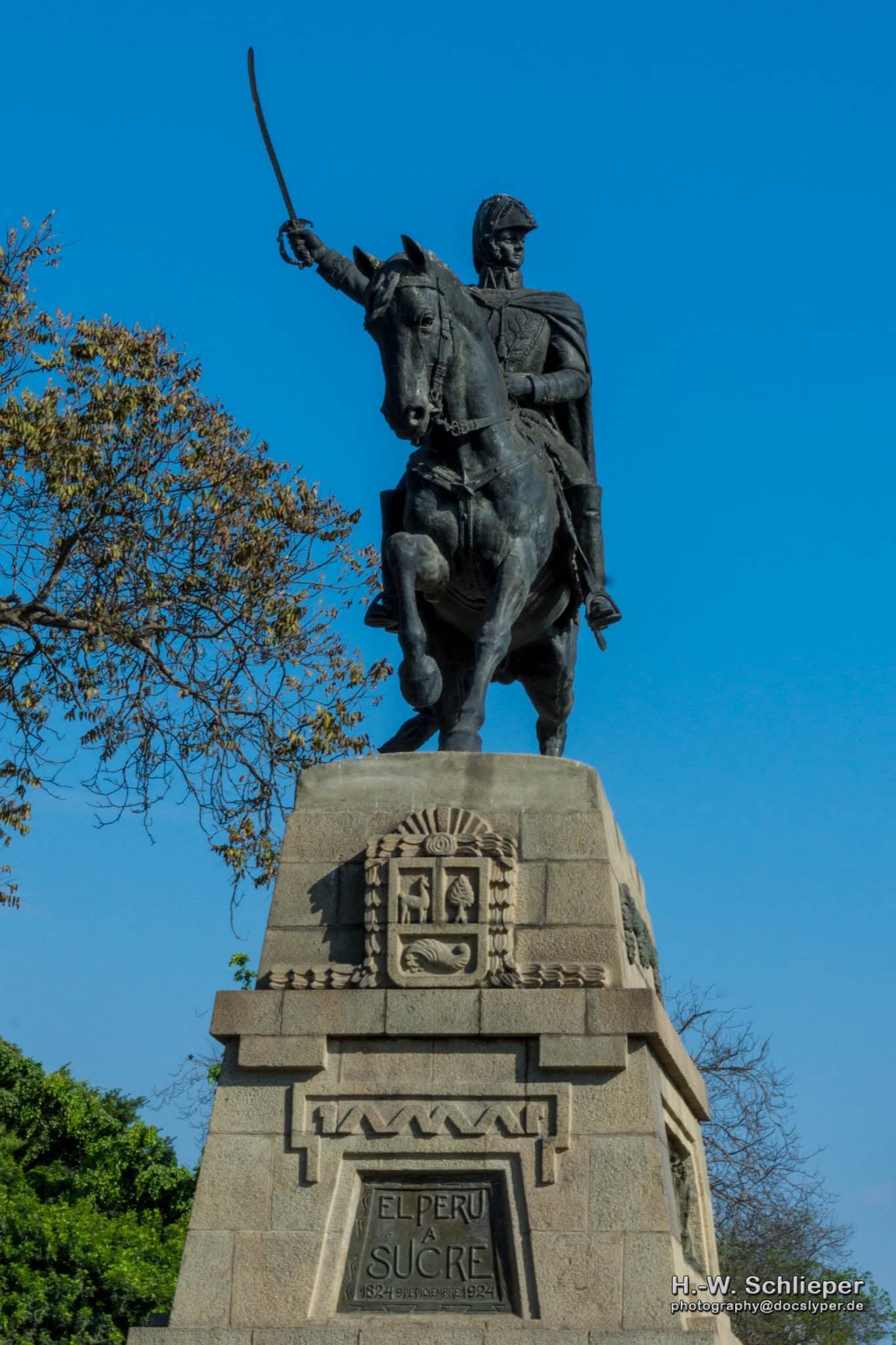Equestrian statue of Antonio José de Sucre