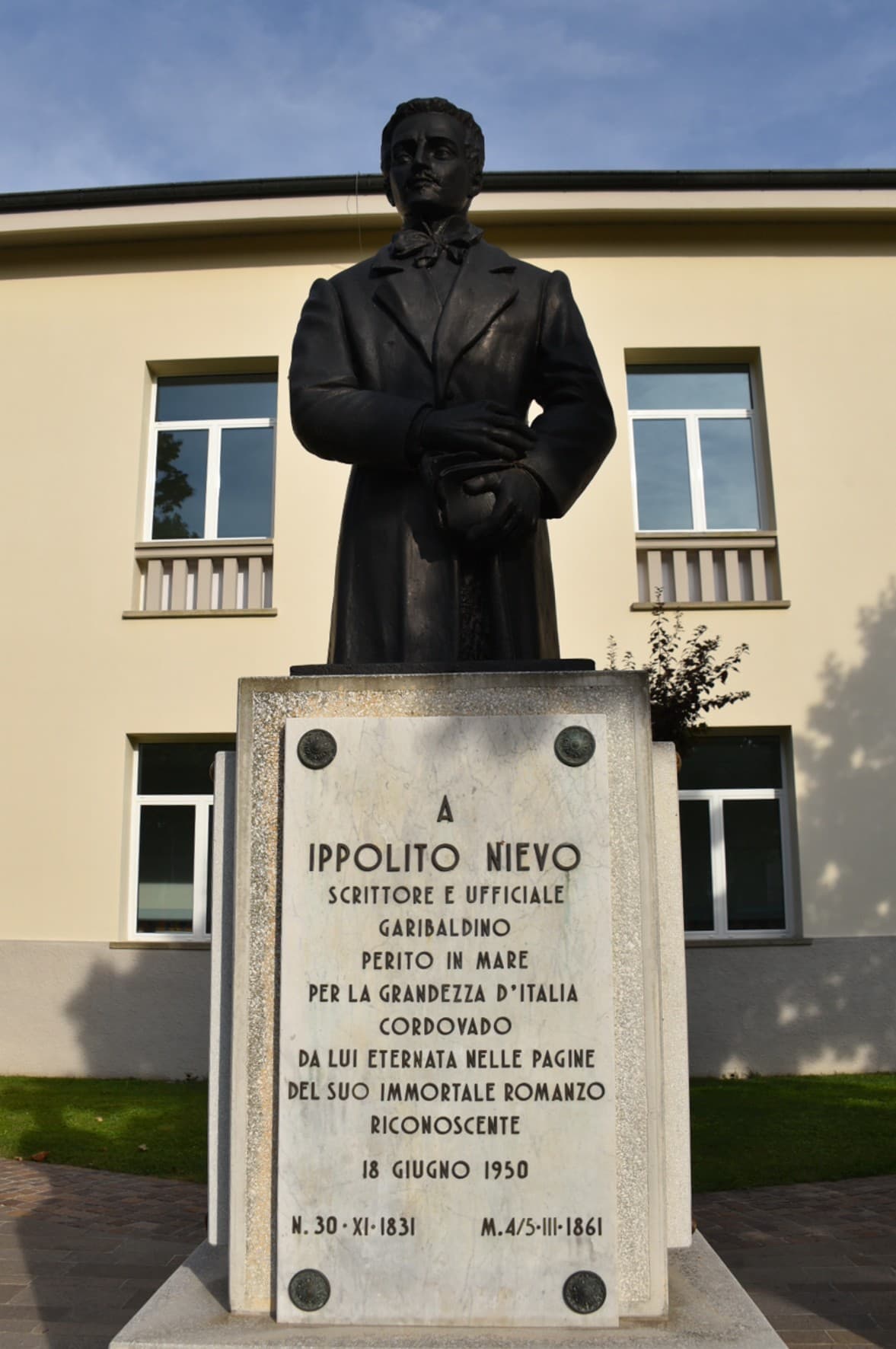 Monument to Ippolito Nievo
