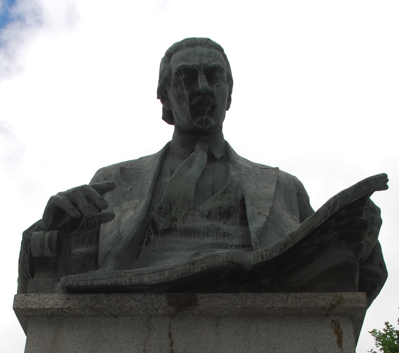 Bust of Armen Tigraniyan