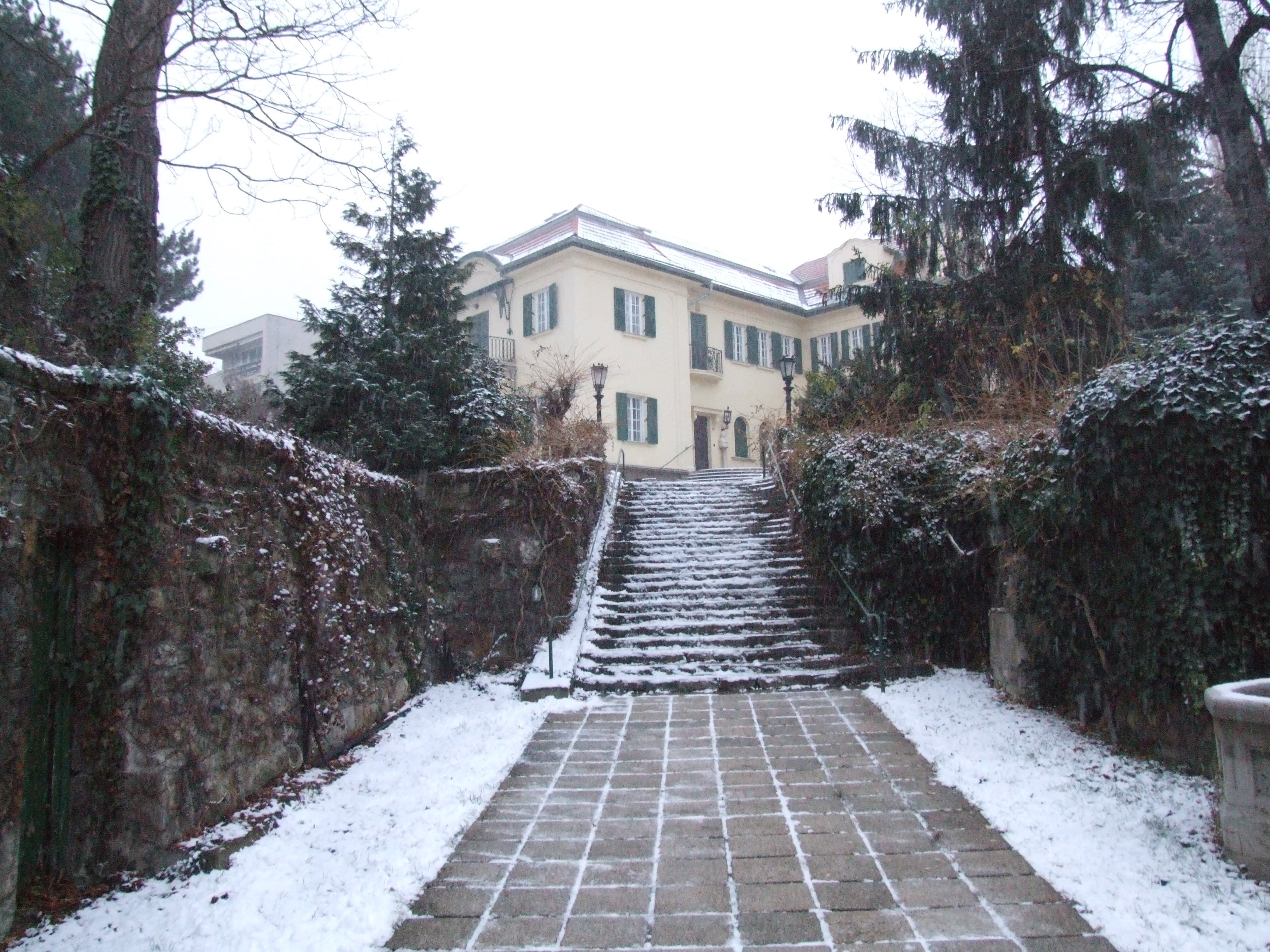 Gizi Bajor Actors' Museum