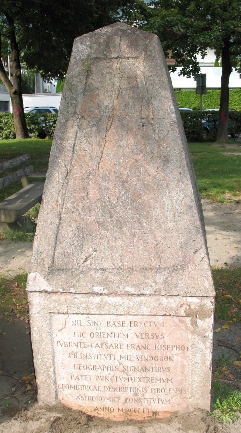 Hall in Tirol Basispunkt der Landvermessung
