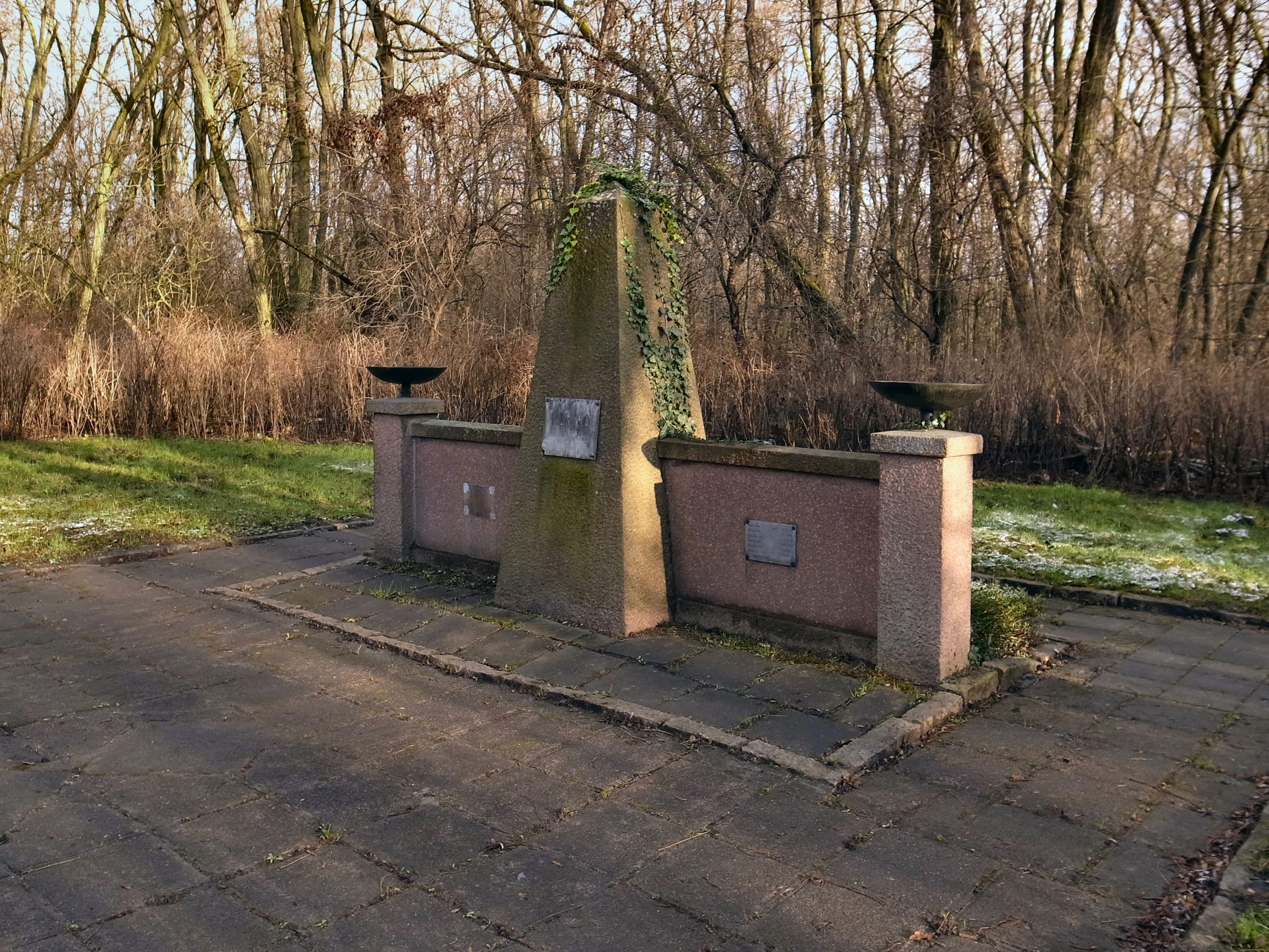 Ehrenmal sowjetische Widerstandskämpfer B183