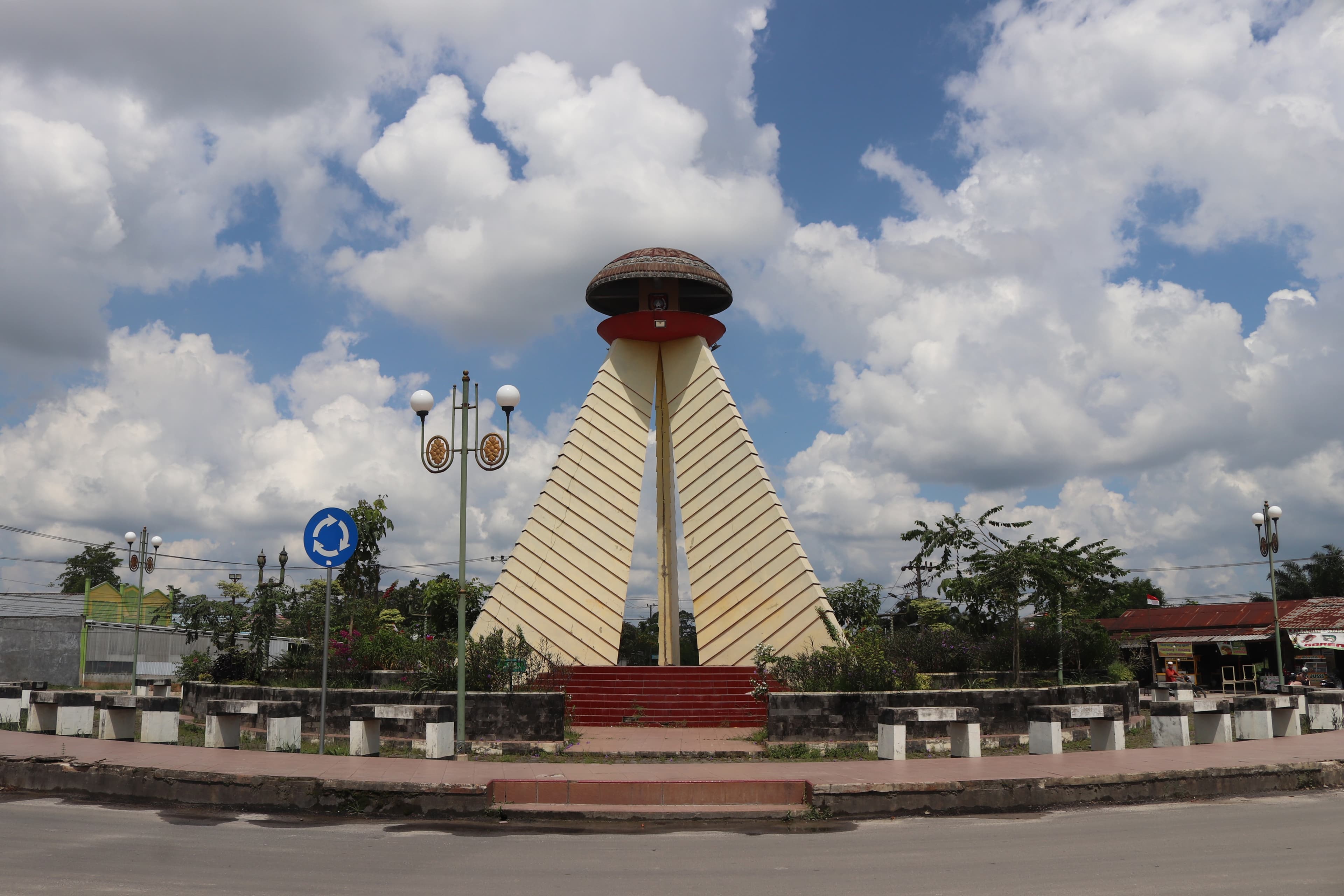 Tugu Tudung Saji