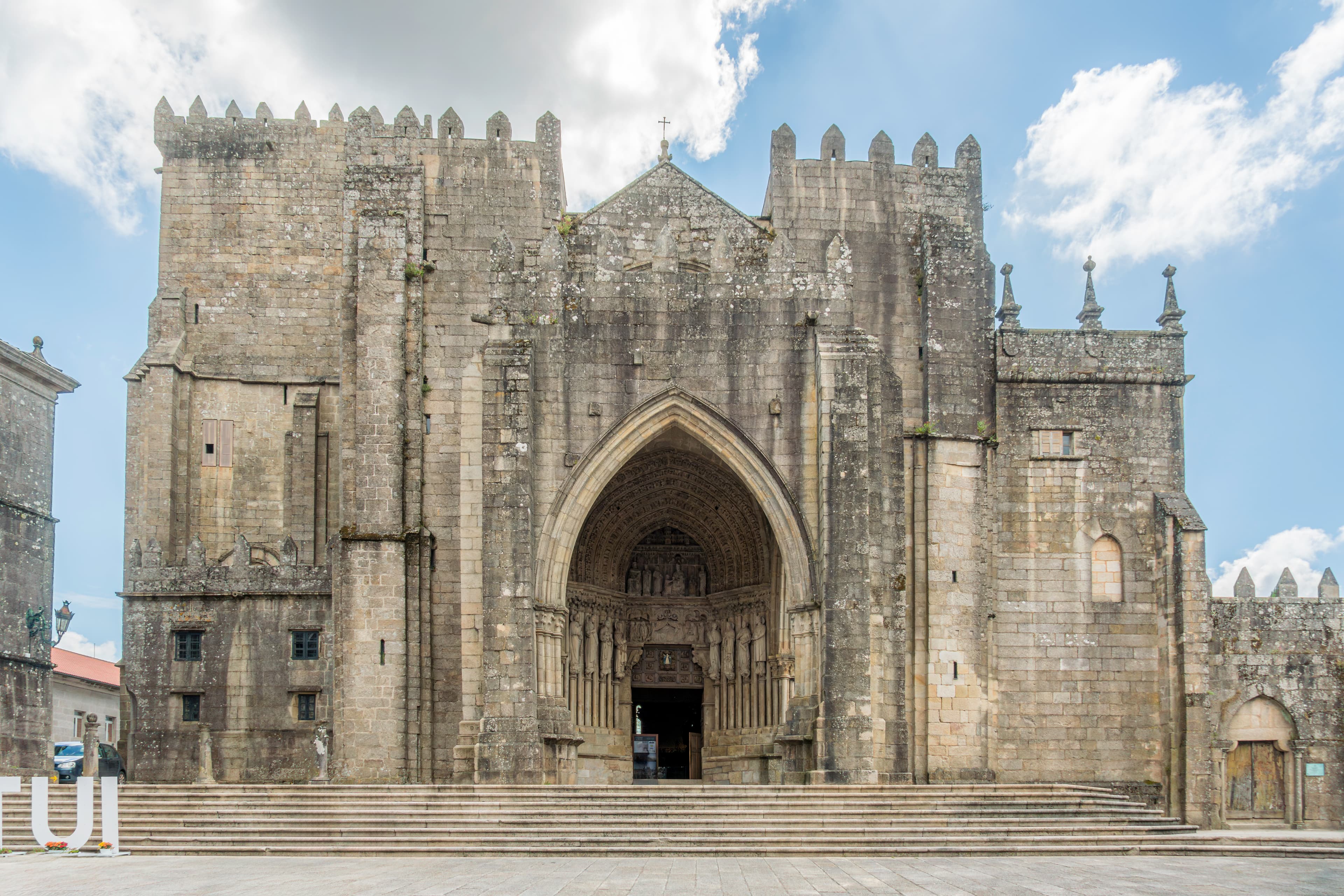 Catedral de Santa María de Tuy