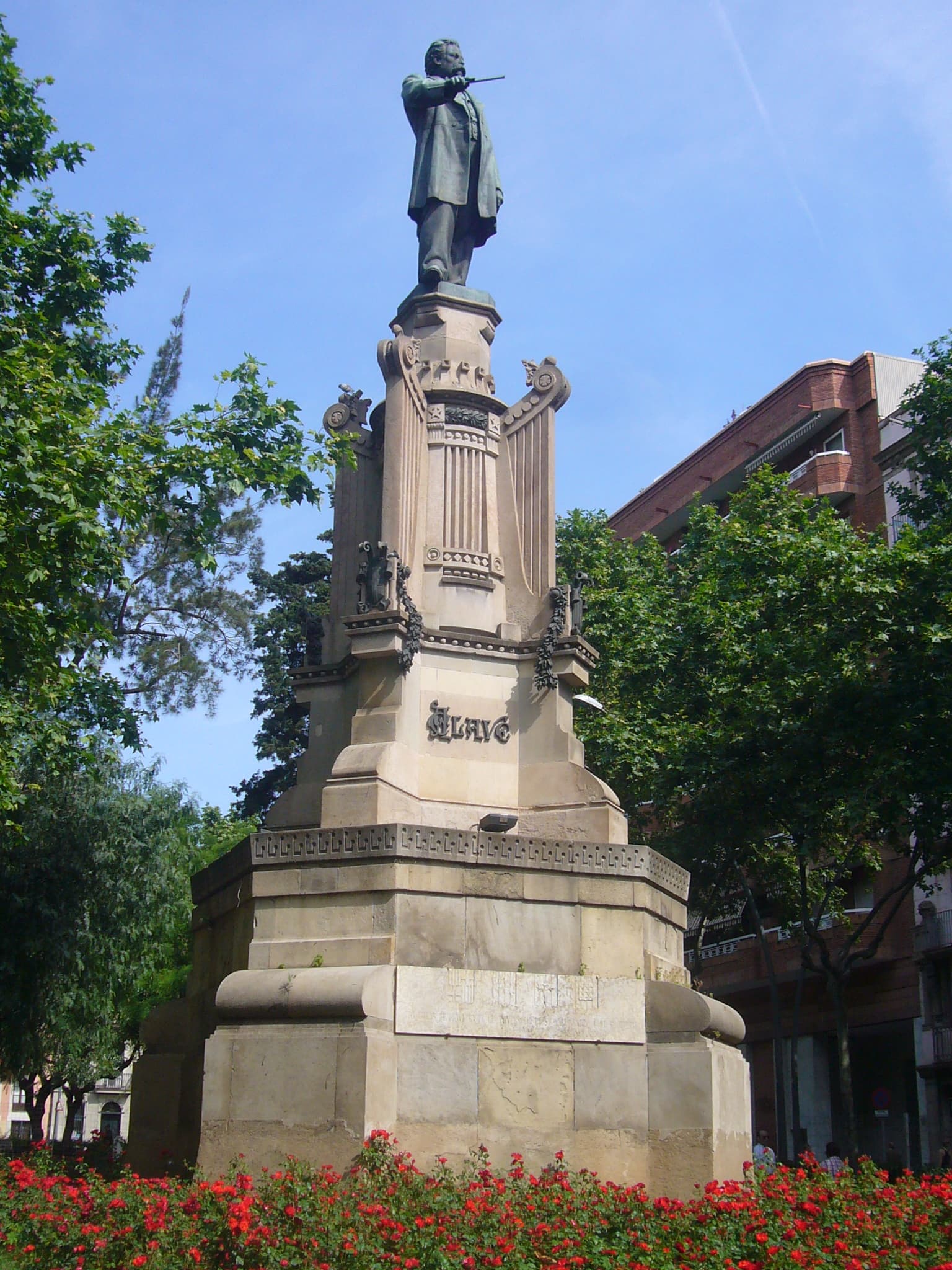 Monument a Josep Anselm Clavé