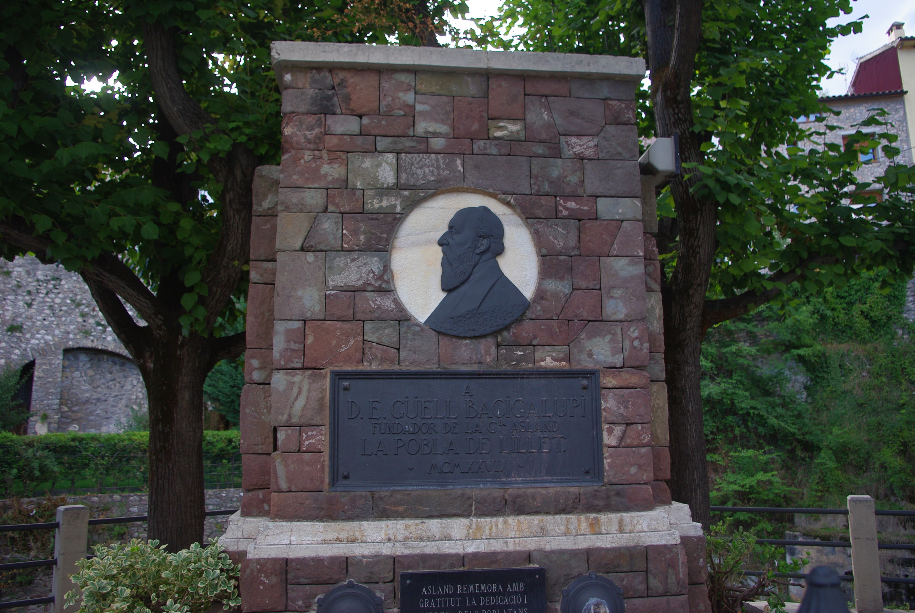 Monument a Eusebi Güell