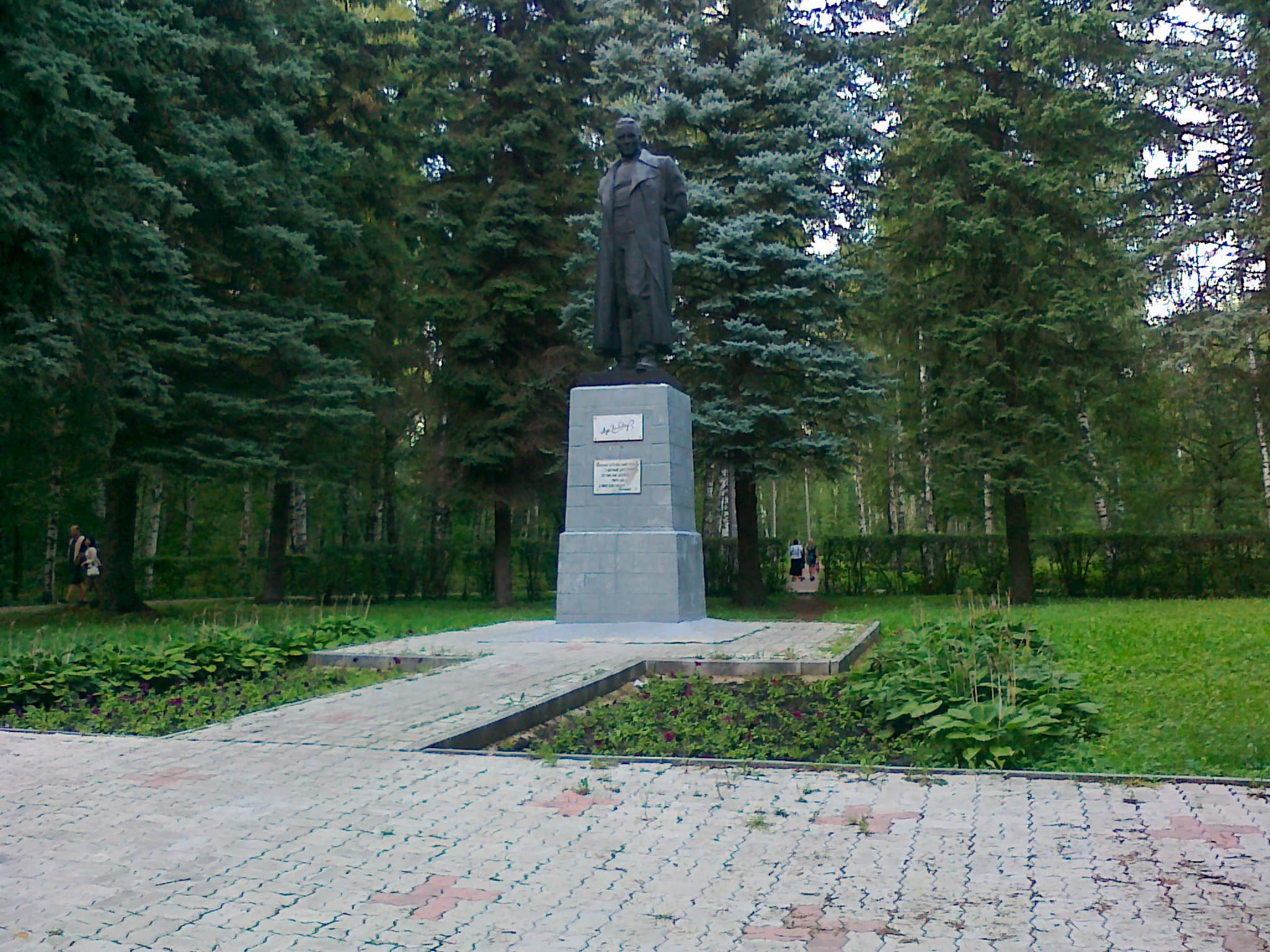 Gaidar monument in Arzamas