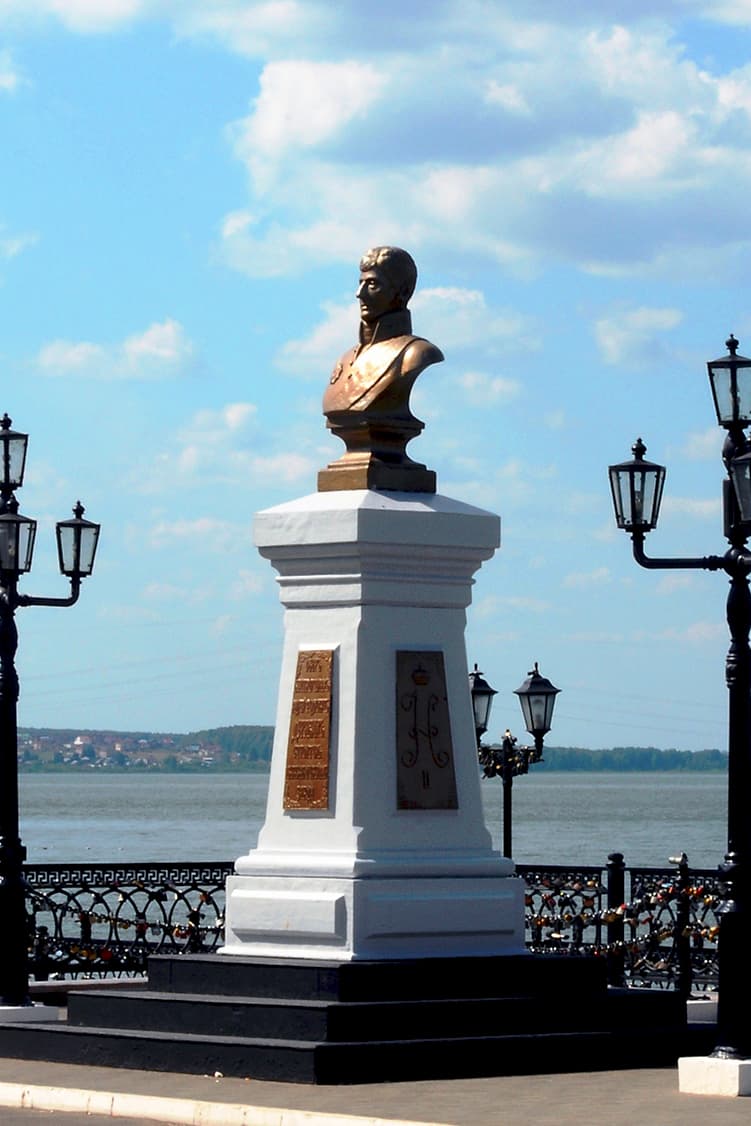 Bust of Andrey Deryabin in Izhevsk