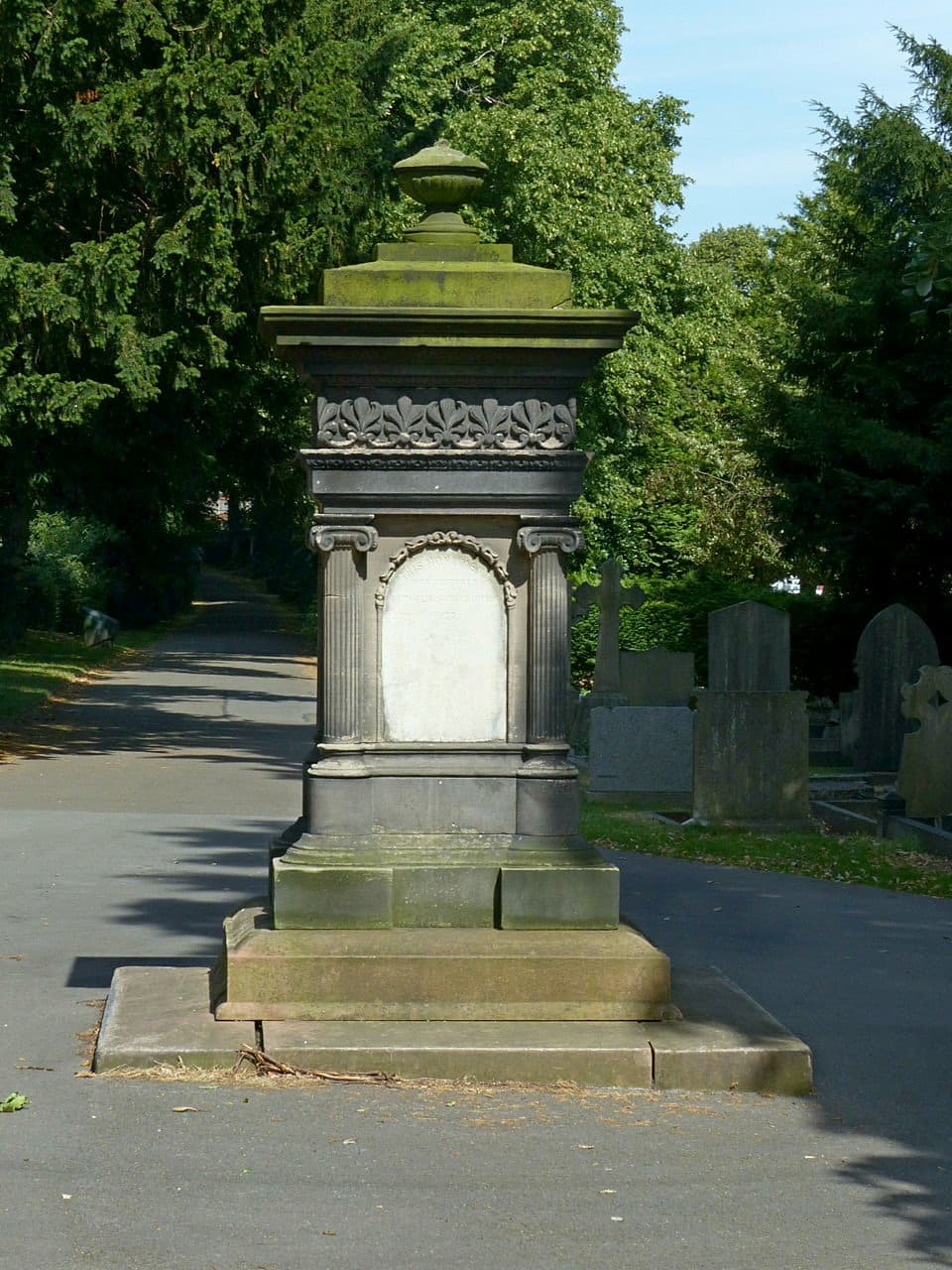 Dohavon Monument To North Of Cemetary Chapel At Marlpool Cemetery