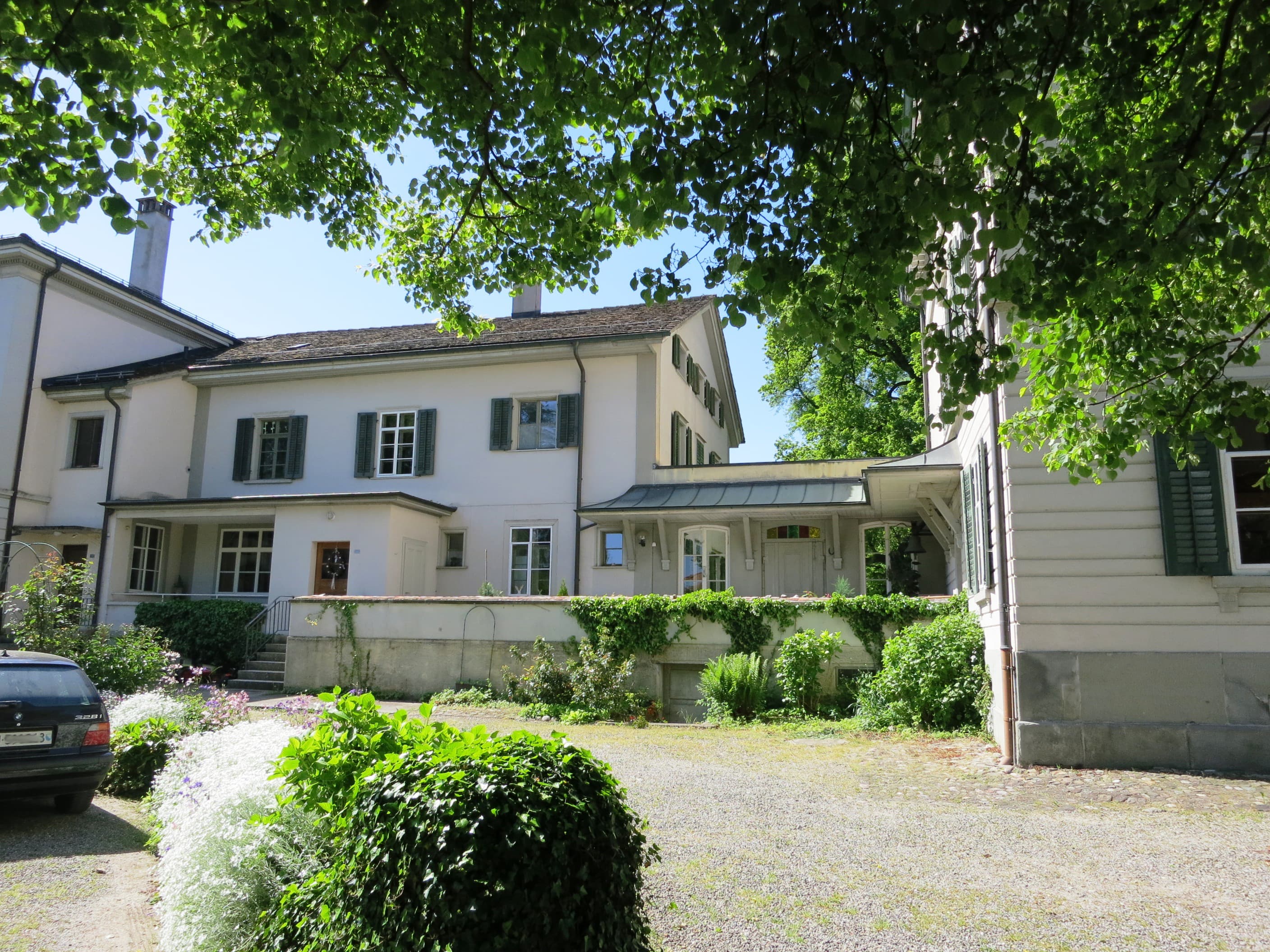 residential houses Sulzerhof with former washhouse, greenhouse and park grounds