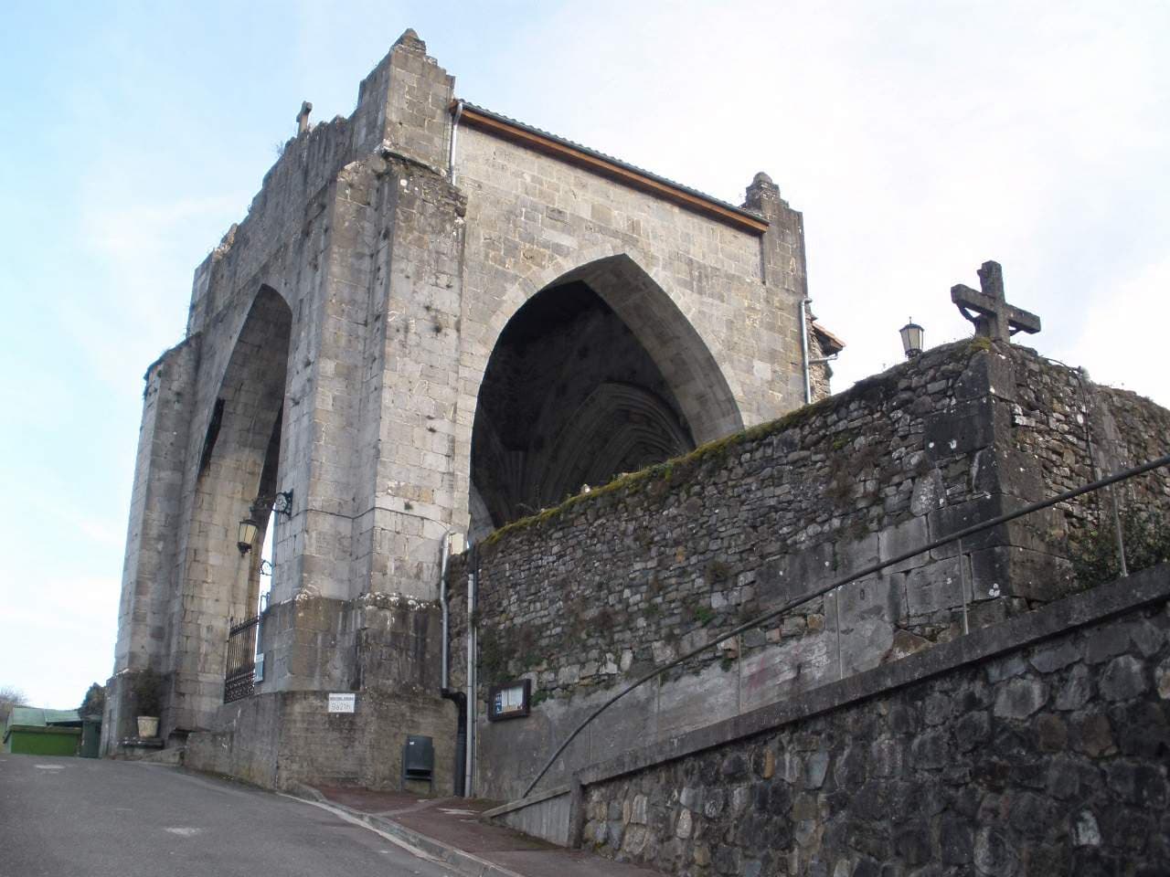 Old portal of San Bartolomé de Olaso