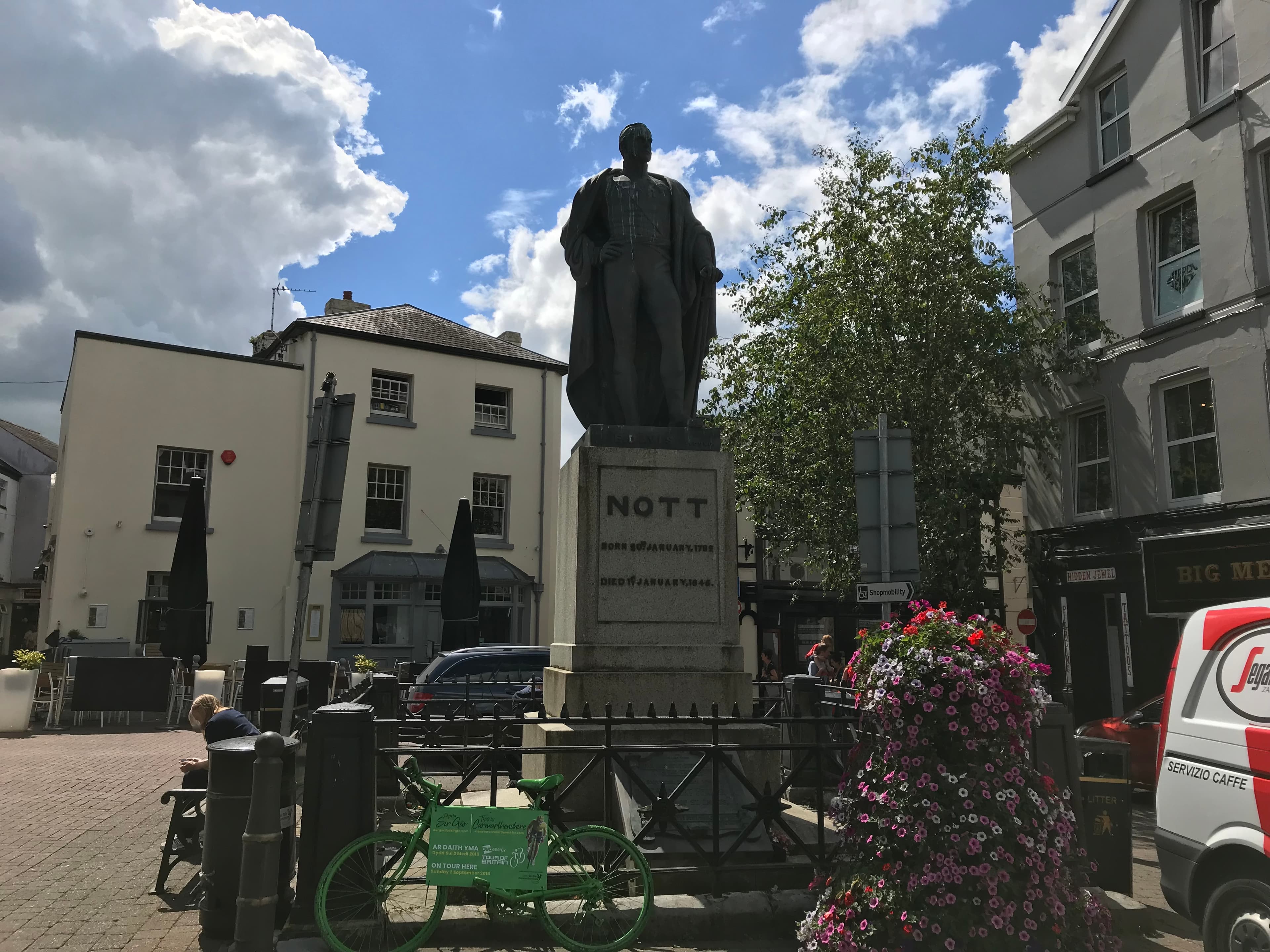 General Nott Monument and railings