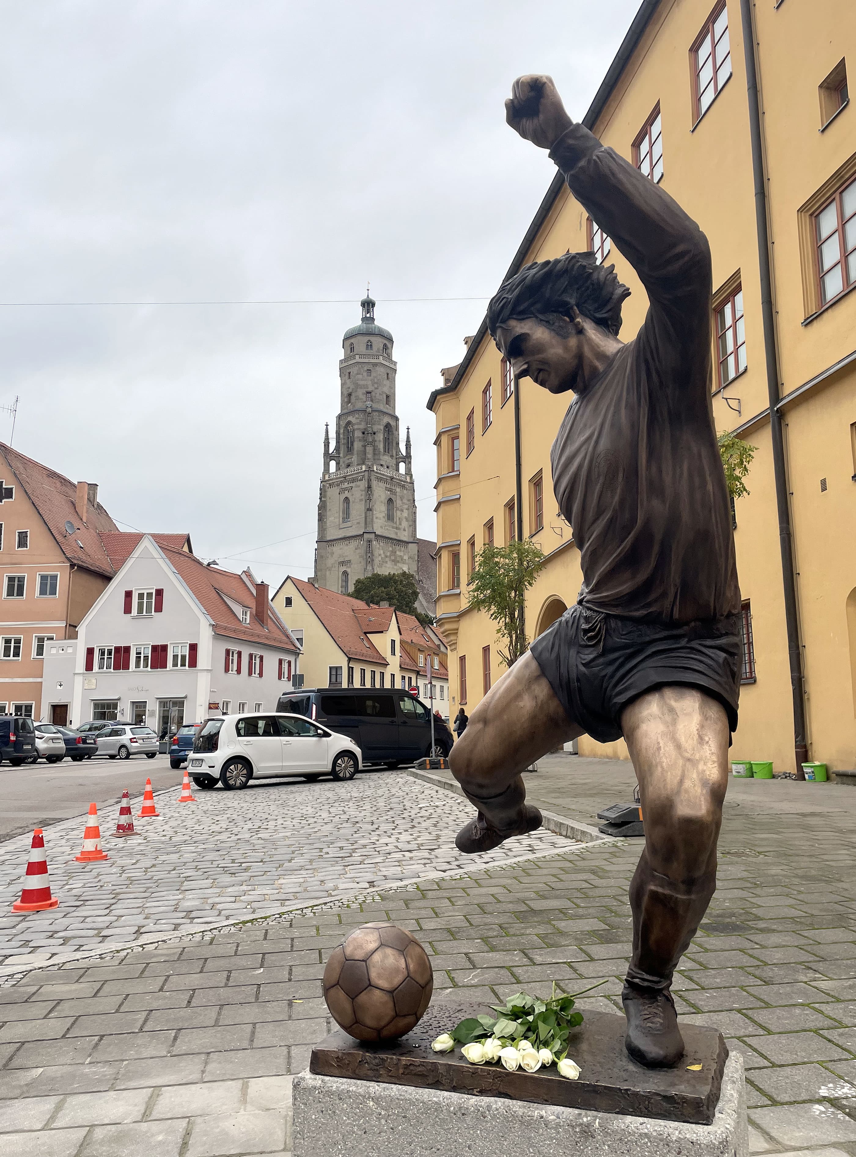 Gerd Müller statue