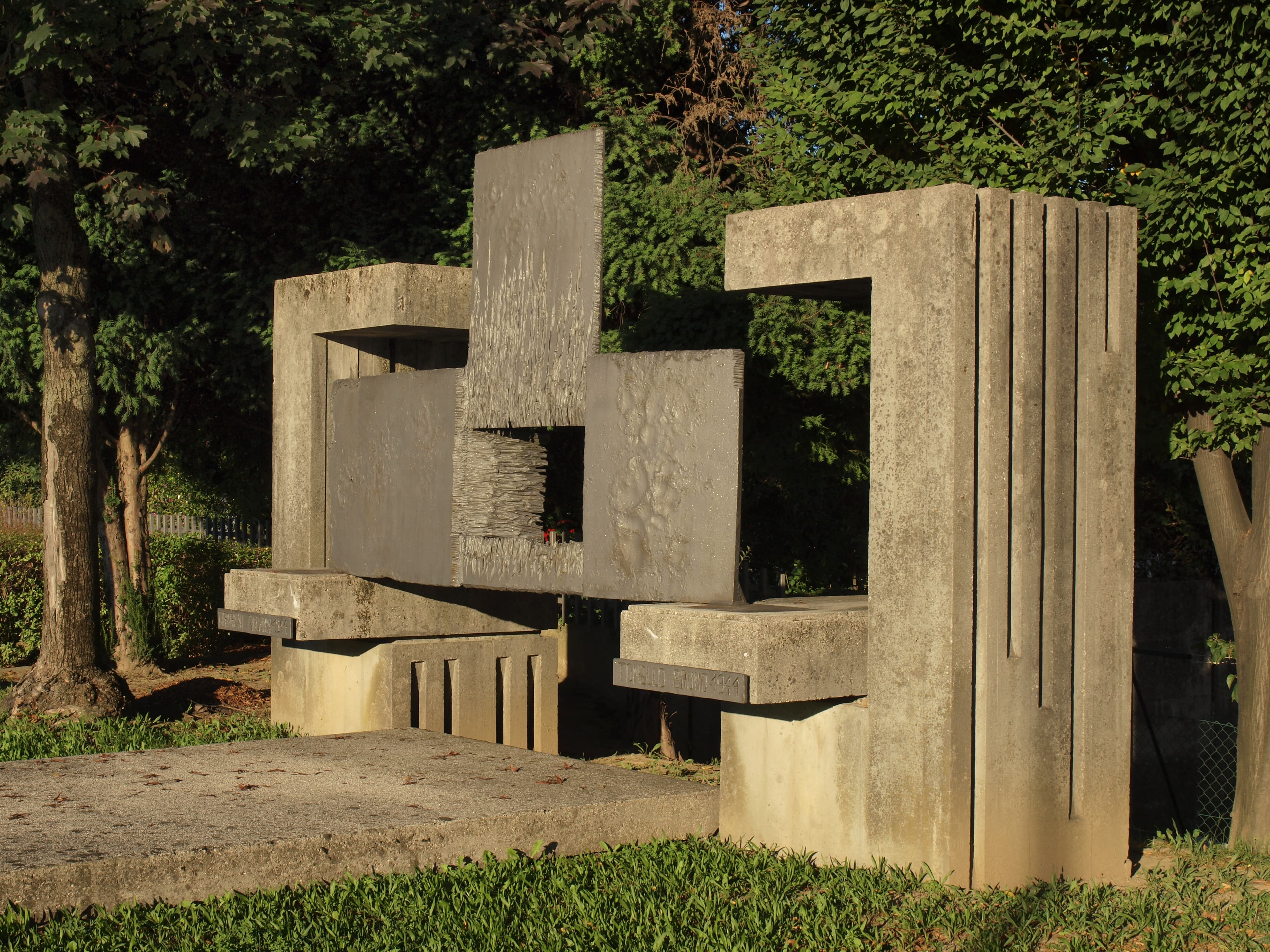 Monumento Girardini e Tonello