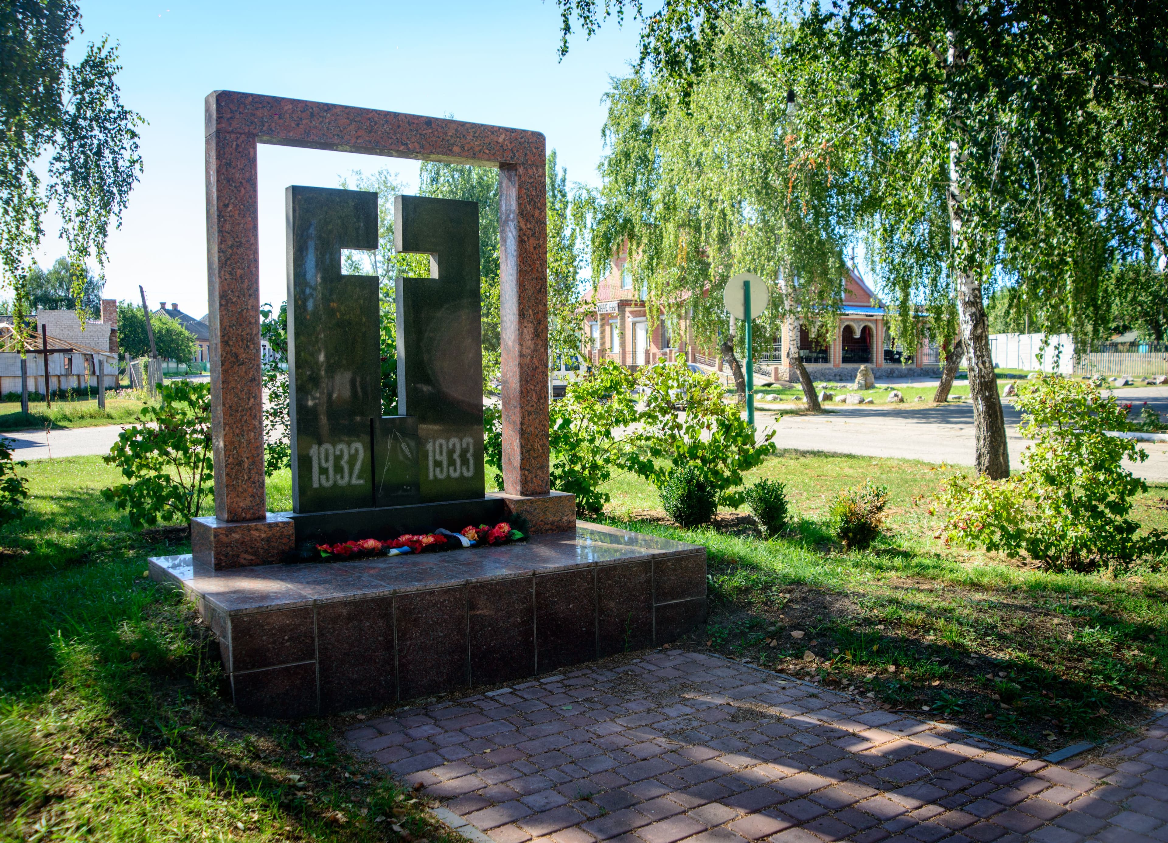 Monument to victims of Holodomor in Novi Sanzhary