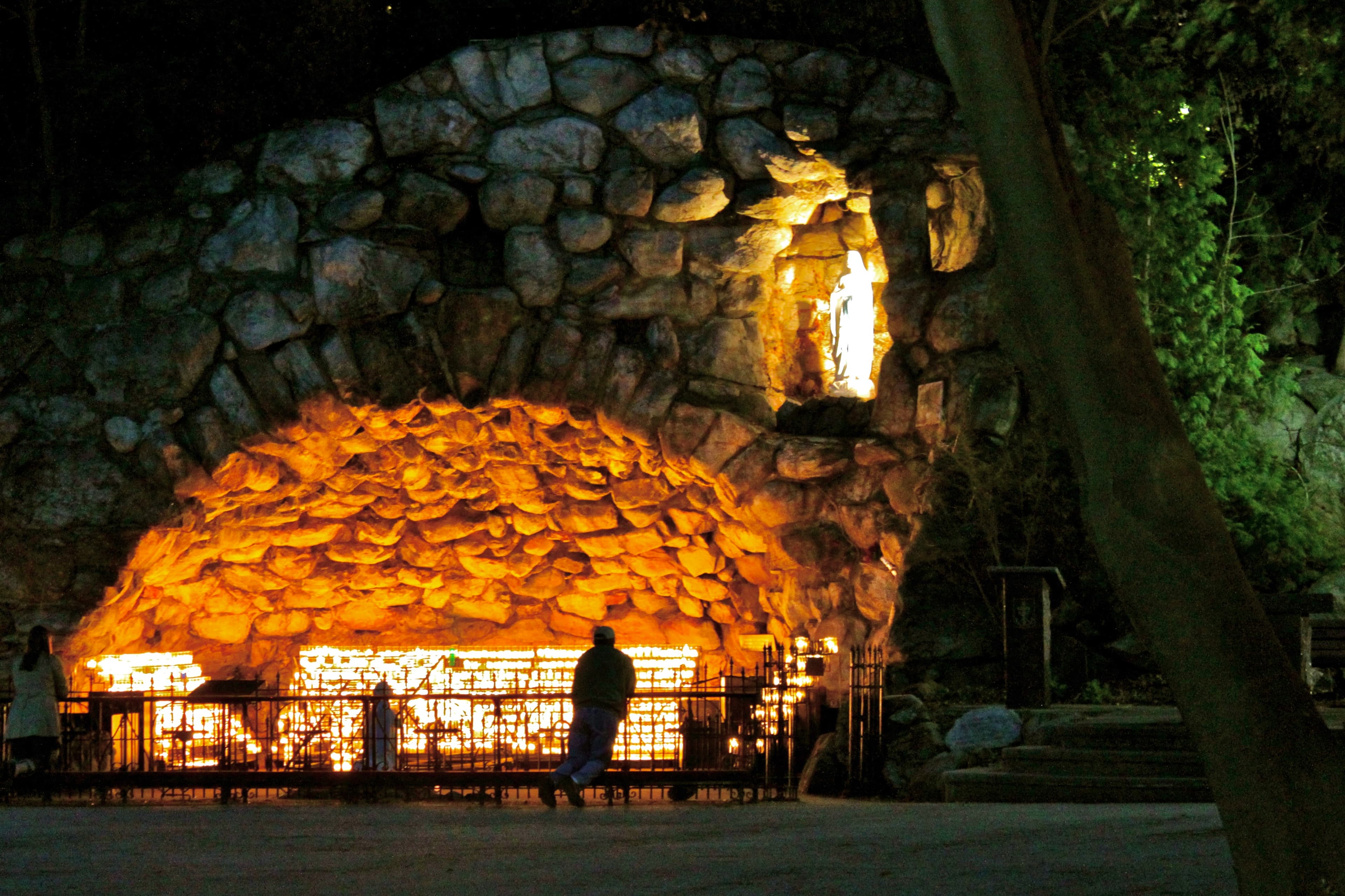 Grotto of Our Lady of Lourdes, Notre Dame