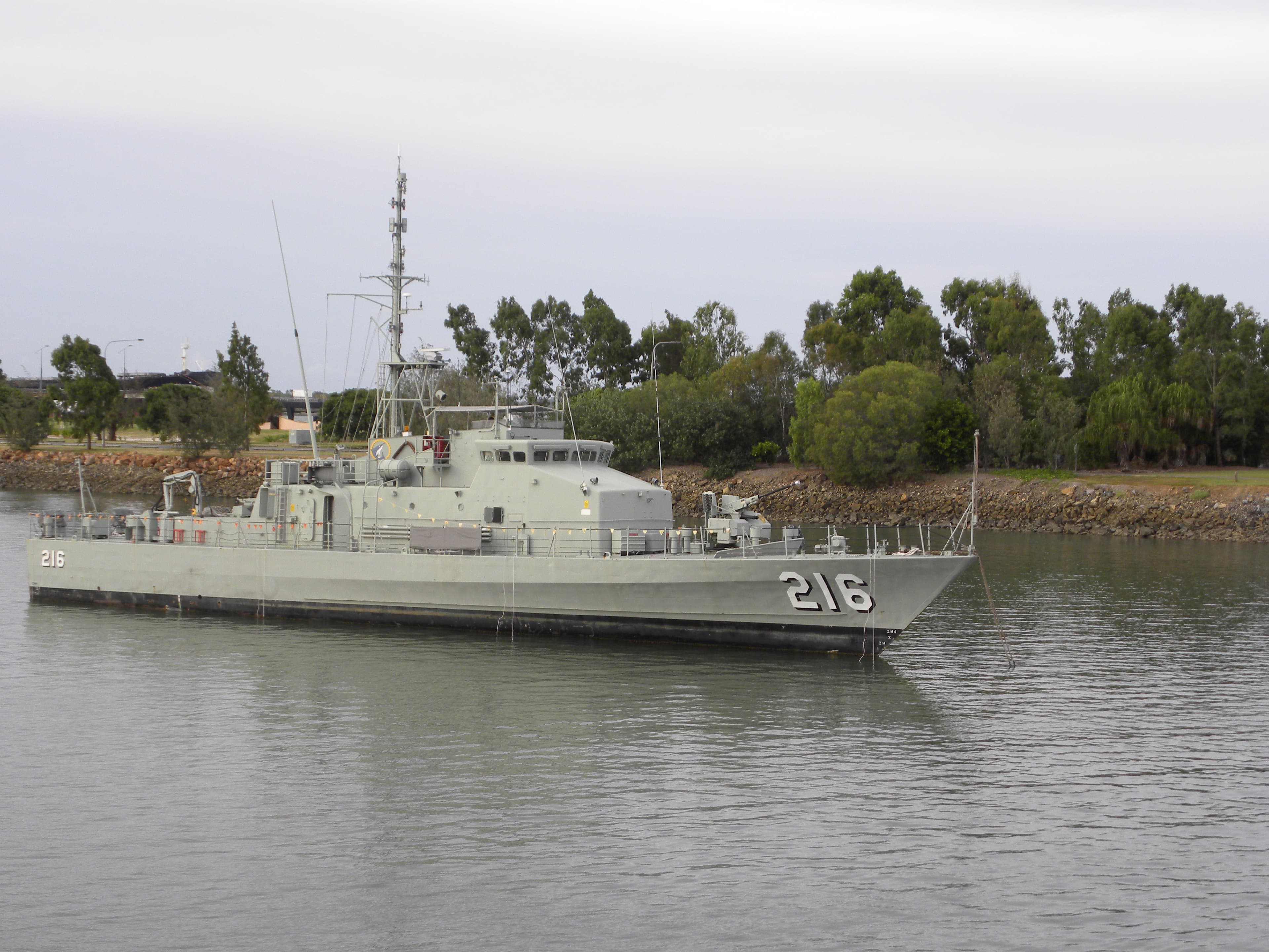 HMAS Gladstone