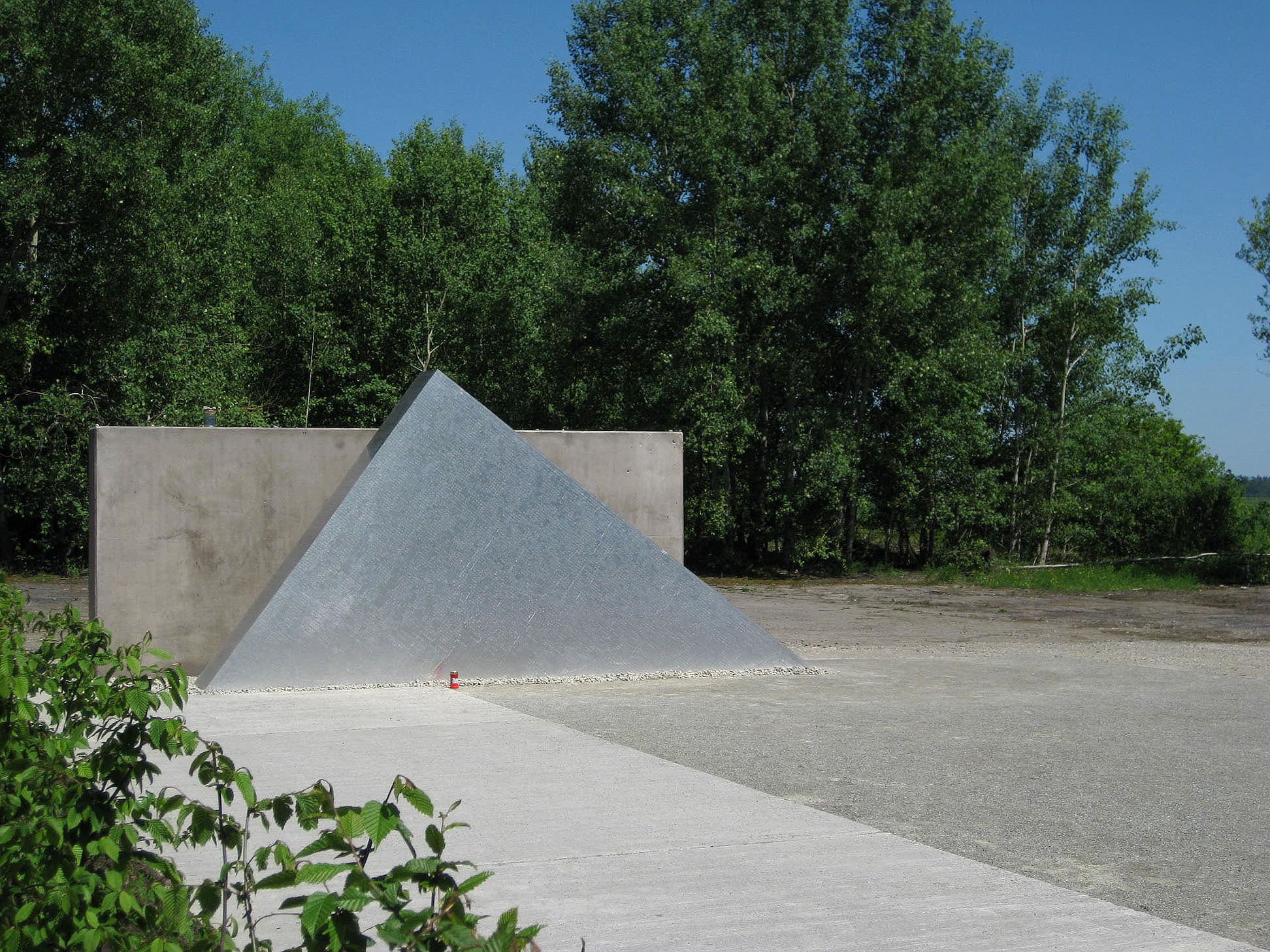 Memorial Hailfingen-Tailfingen concentration camp