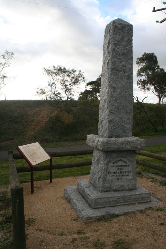 Hume and Hovell Monument