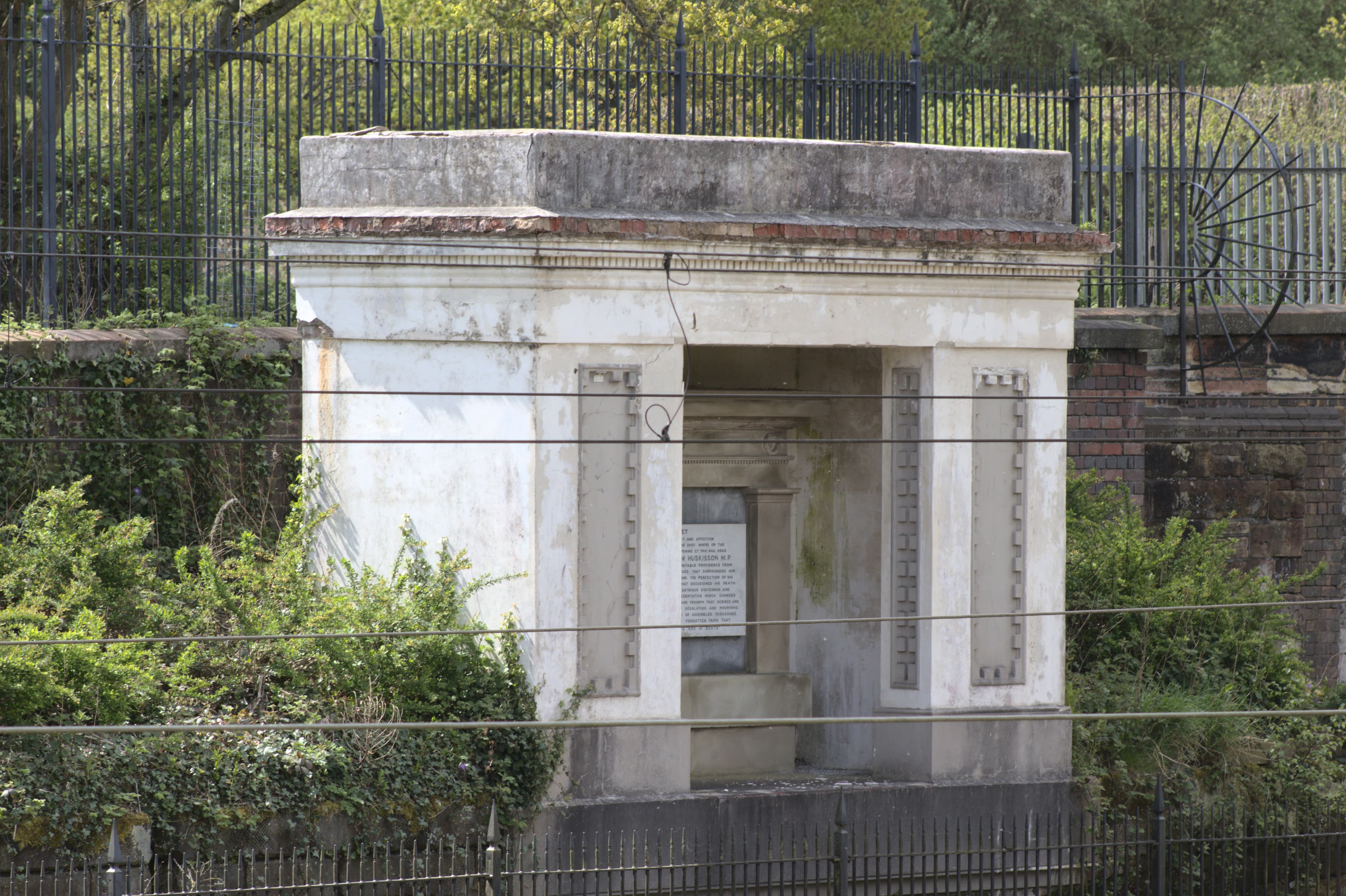 Huskisson Memorial, Newton-le-Willows