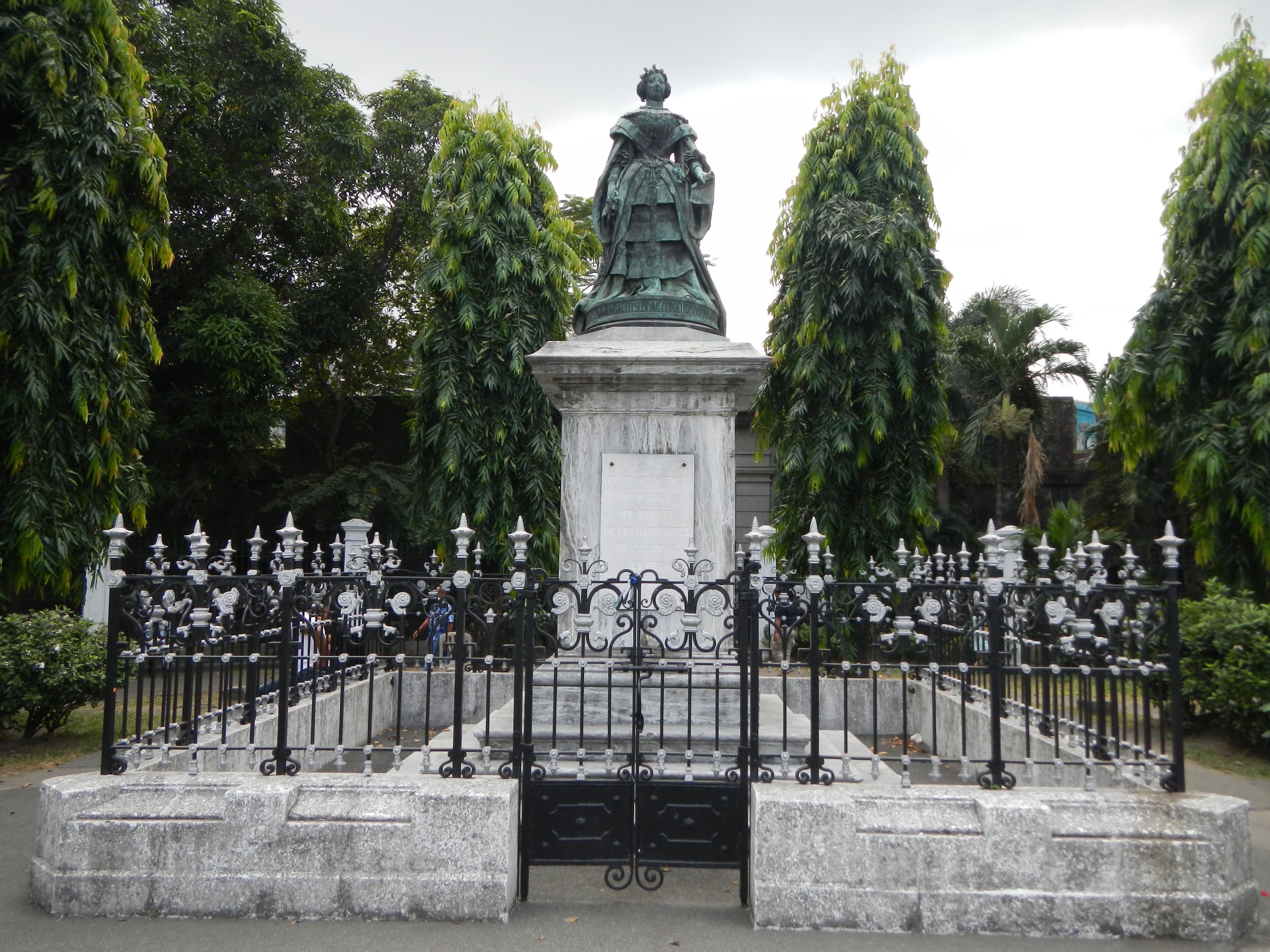 Queen Isabel II Monument