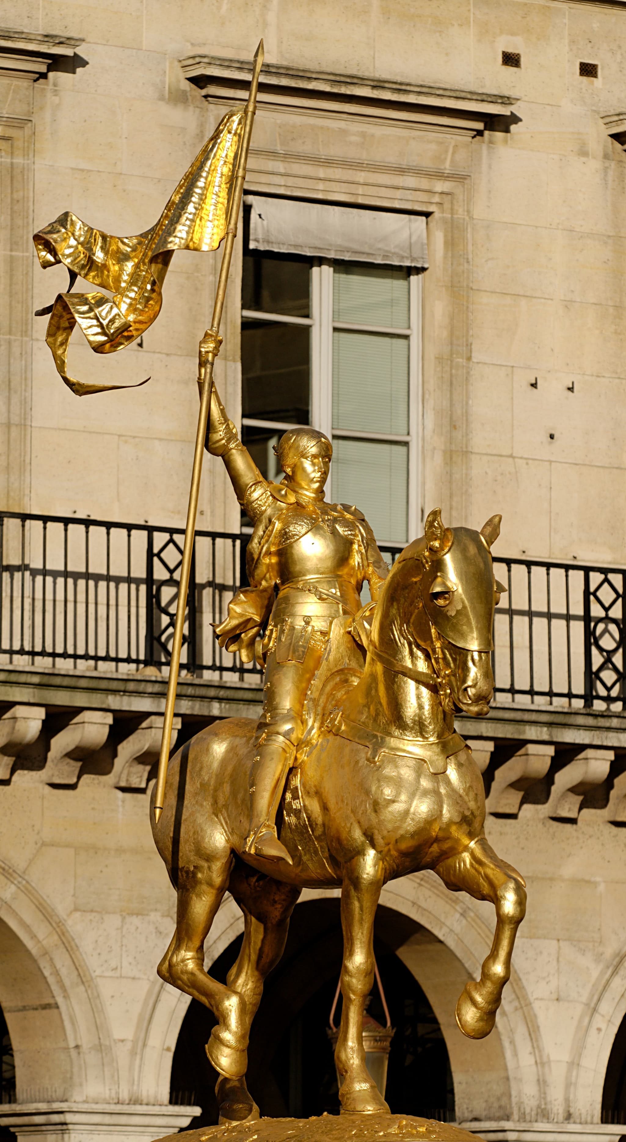 equestrian statue of Joan of Arc