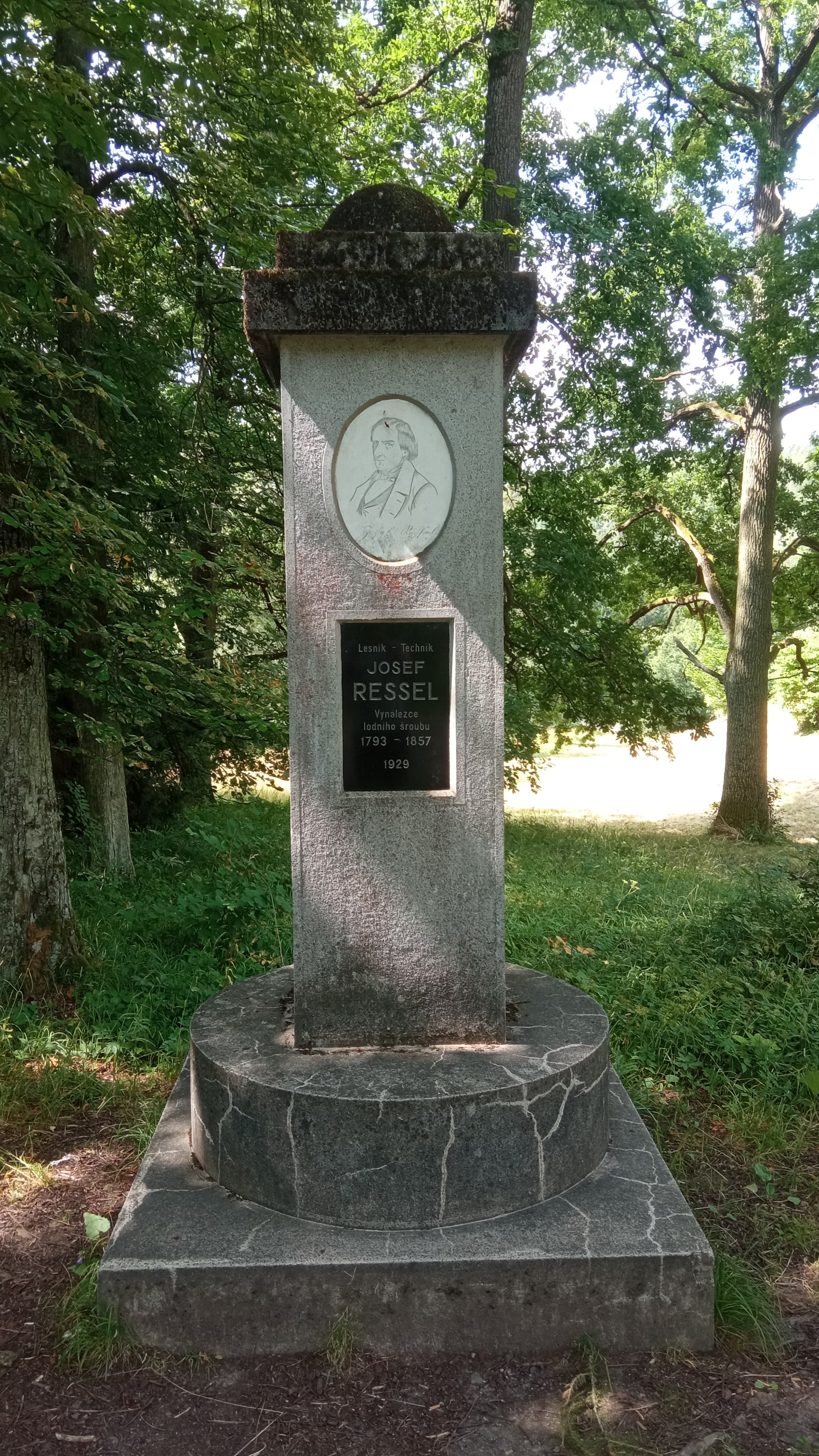 Pomník Josefa Ressela