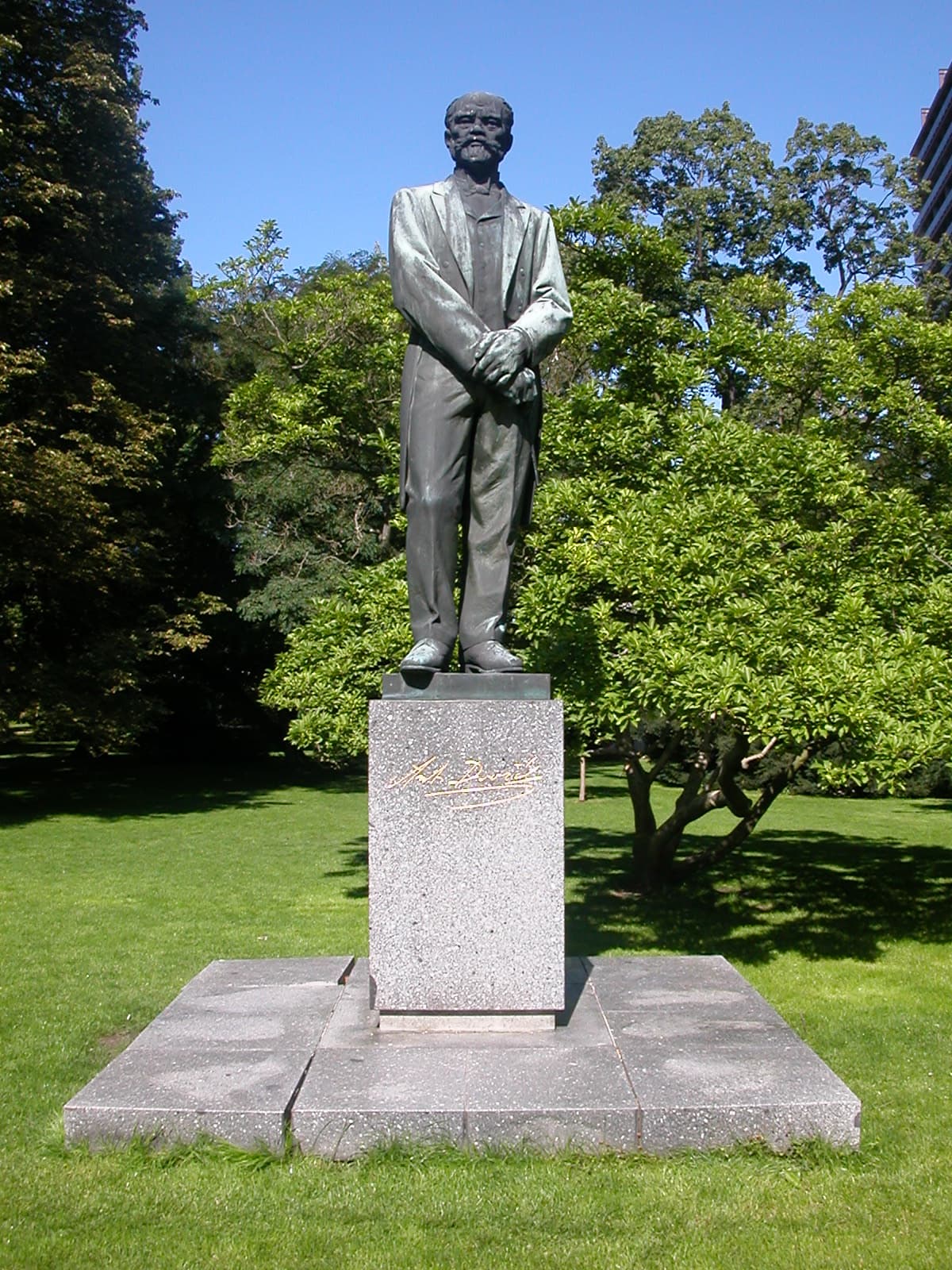 Statue of Antonín Dvořák in Karlovy Vary