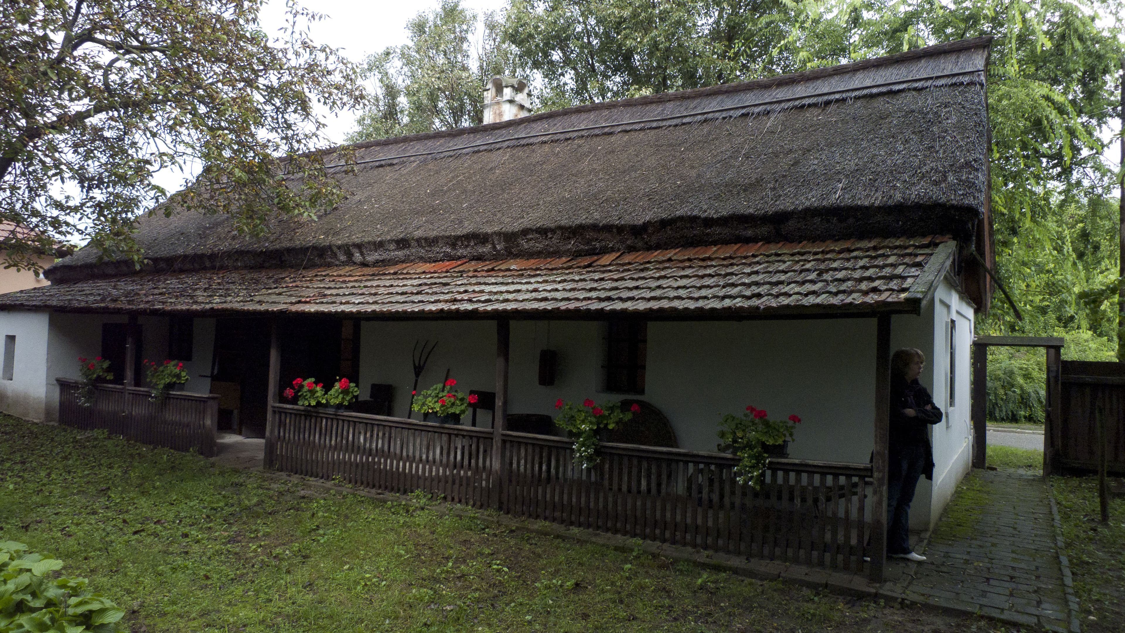 Kiskunhalas Country House