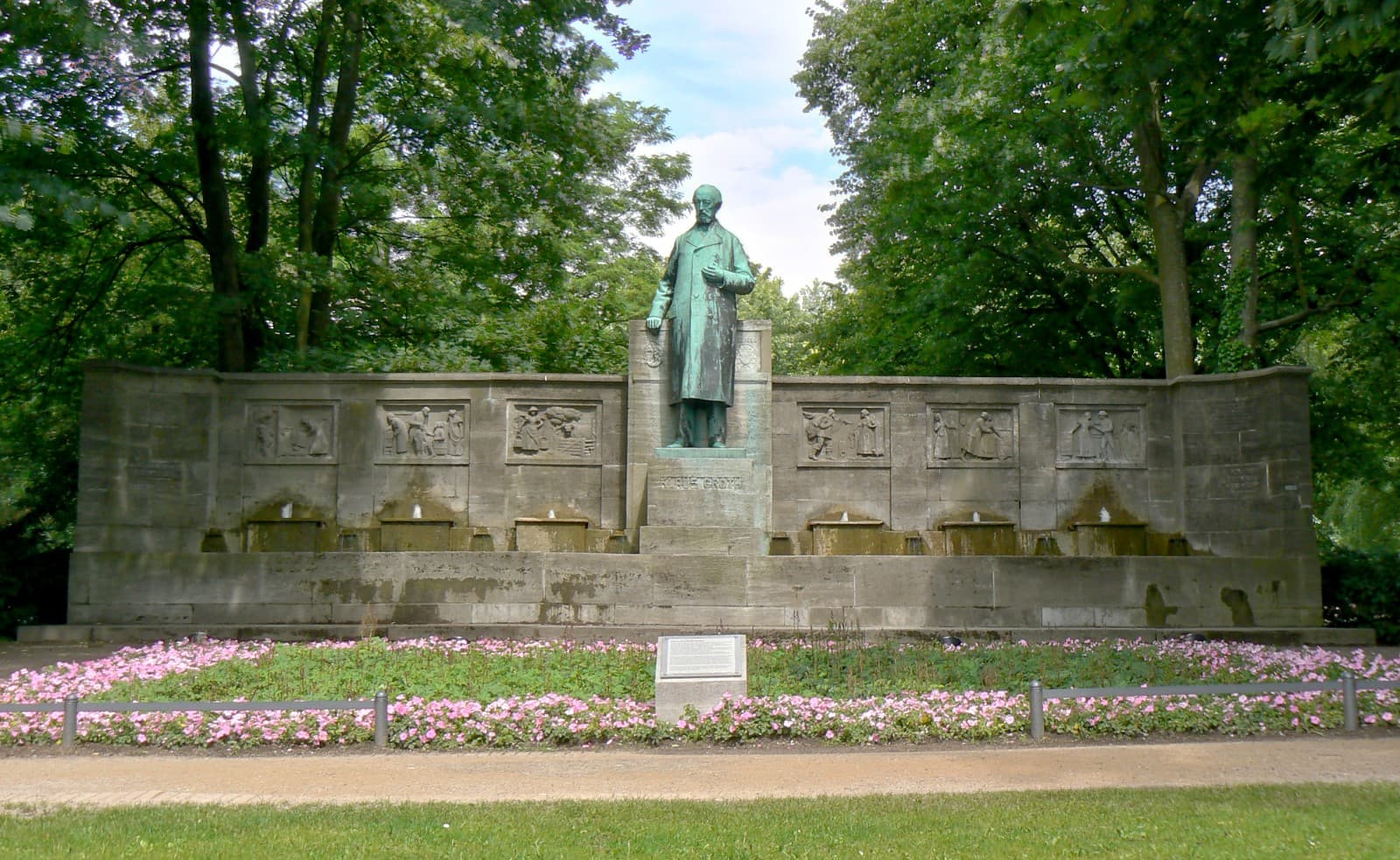 Klaus-Groth-Denkmal
