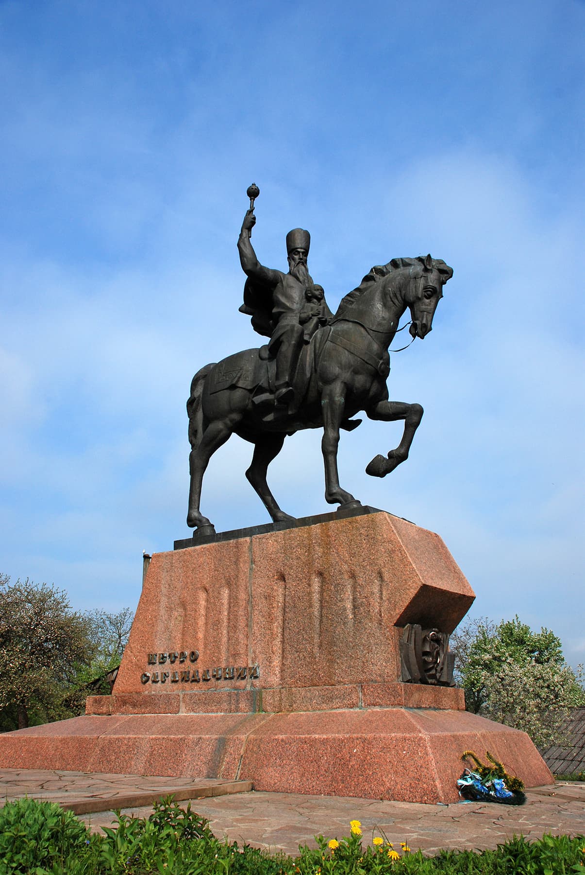 Monument to Petro Sahaidachyi in Kulchytsi