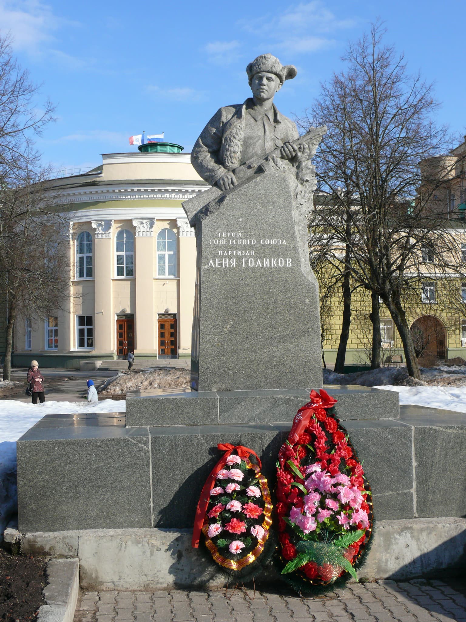 Golikov monument, Veliky Novgorod