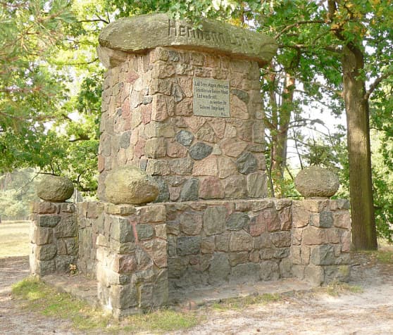Hermann Löns Memorial (Walsrode)