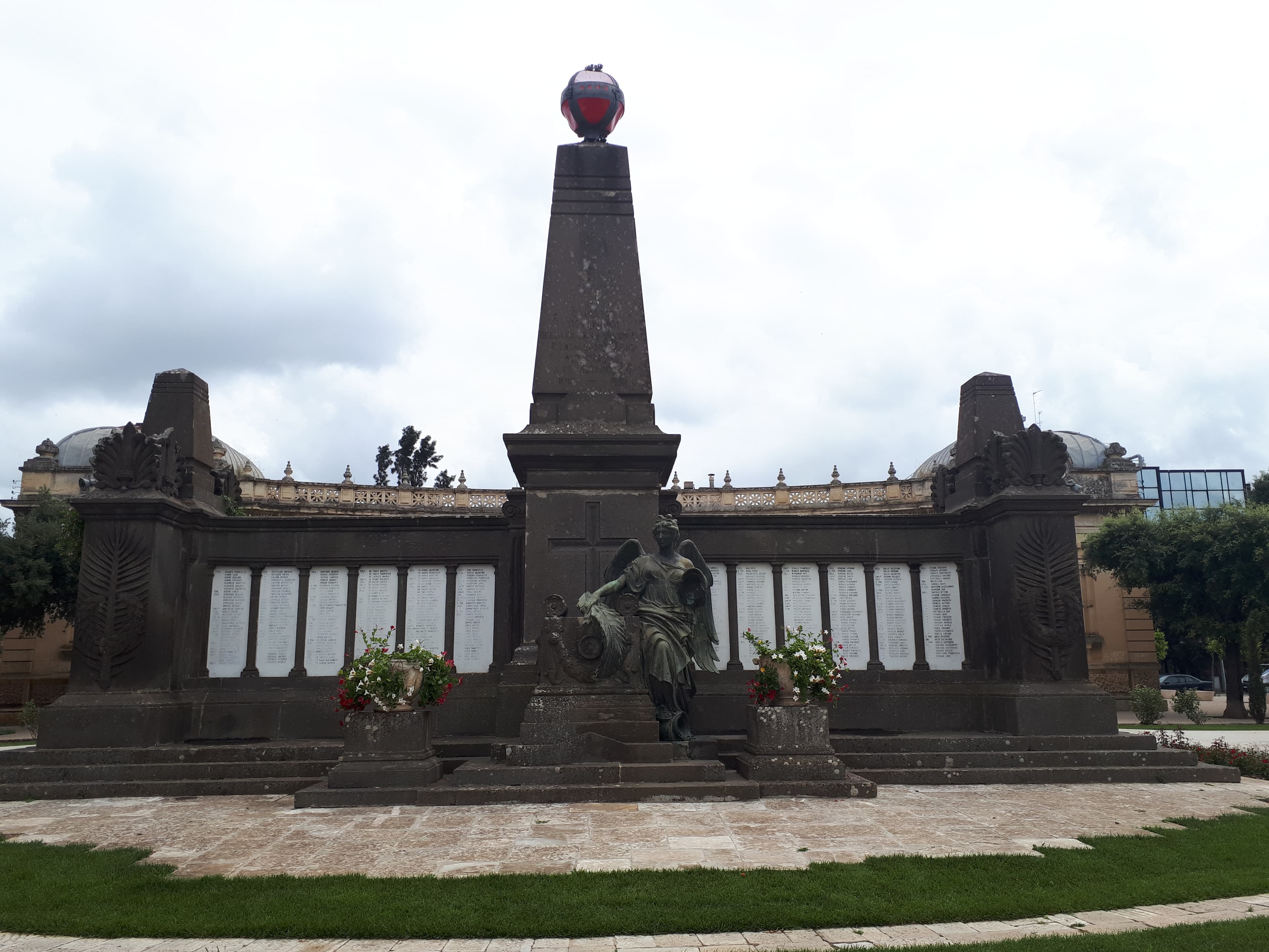 Monument to the Fallen (Lecce)