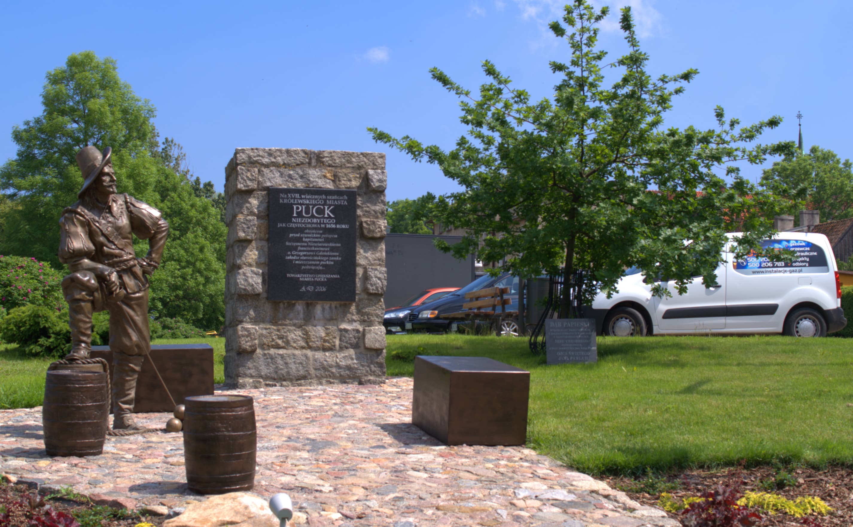 Monuments and memorials in Puck