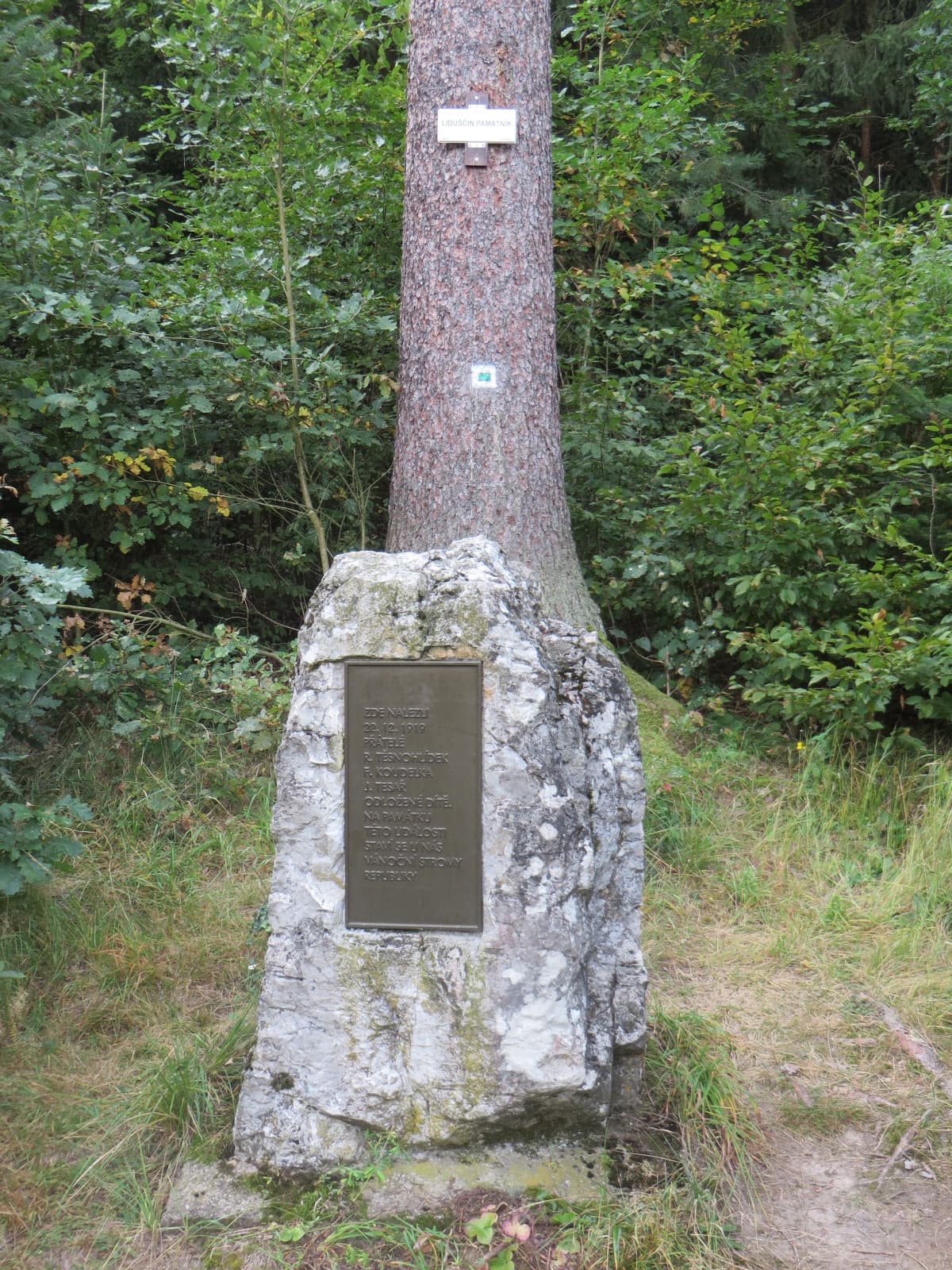 Liduščin památník