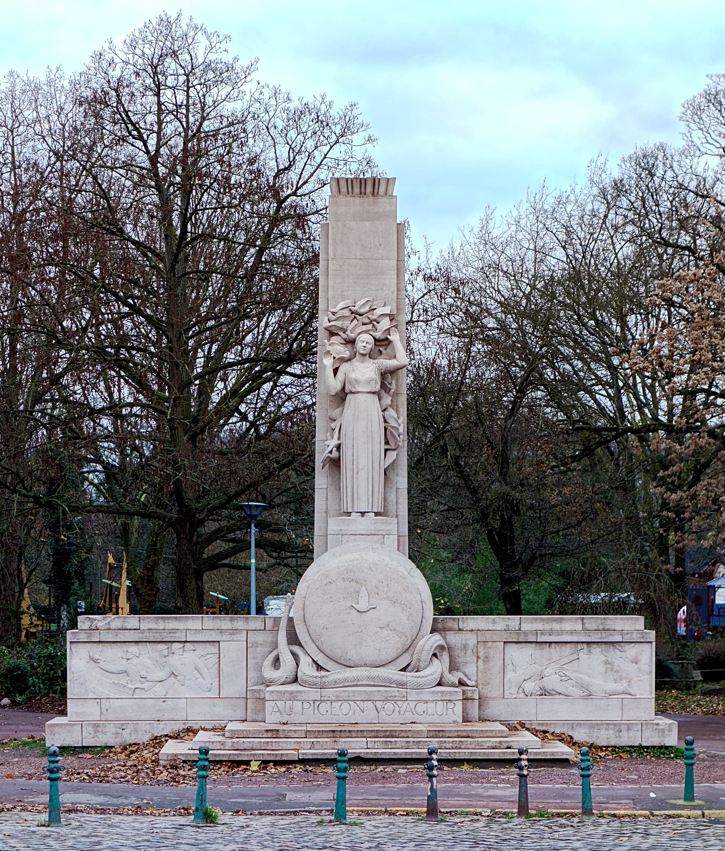 Monument au Pigeon Voyageur