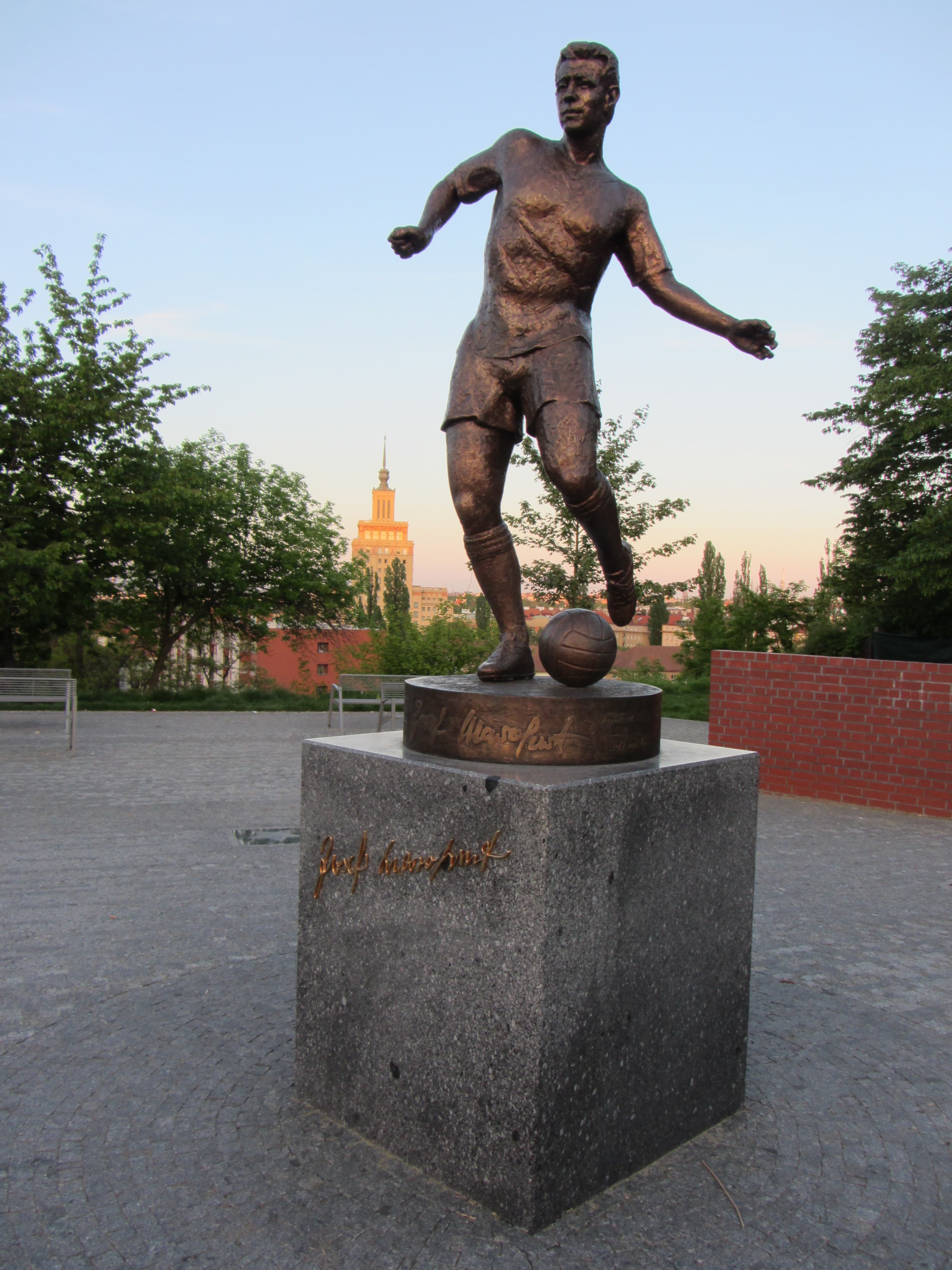 Statue of Josef Masopust