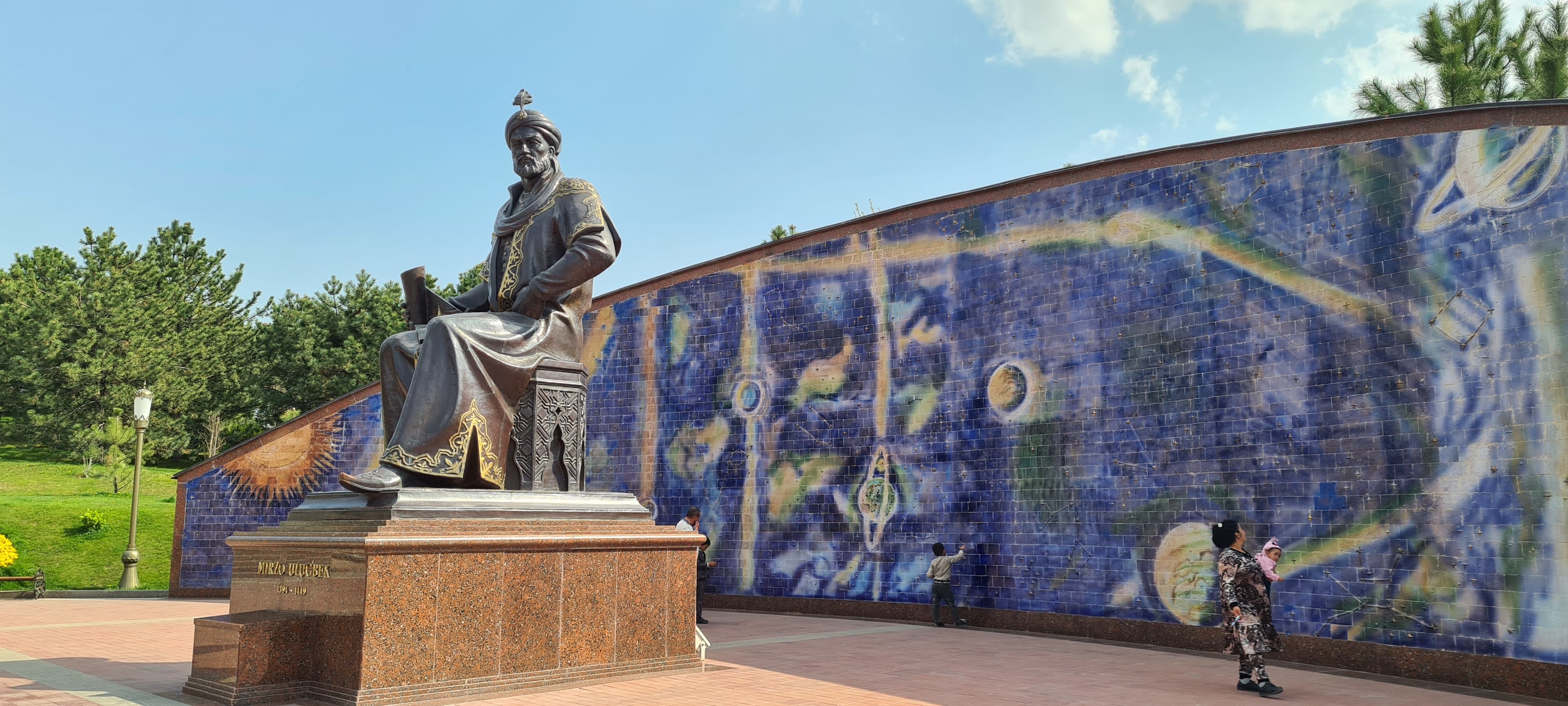 Statue of Ulugh Beg (Samarkand)