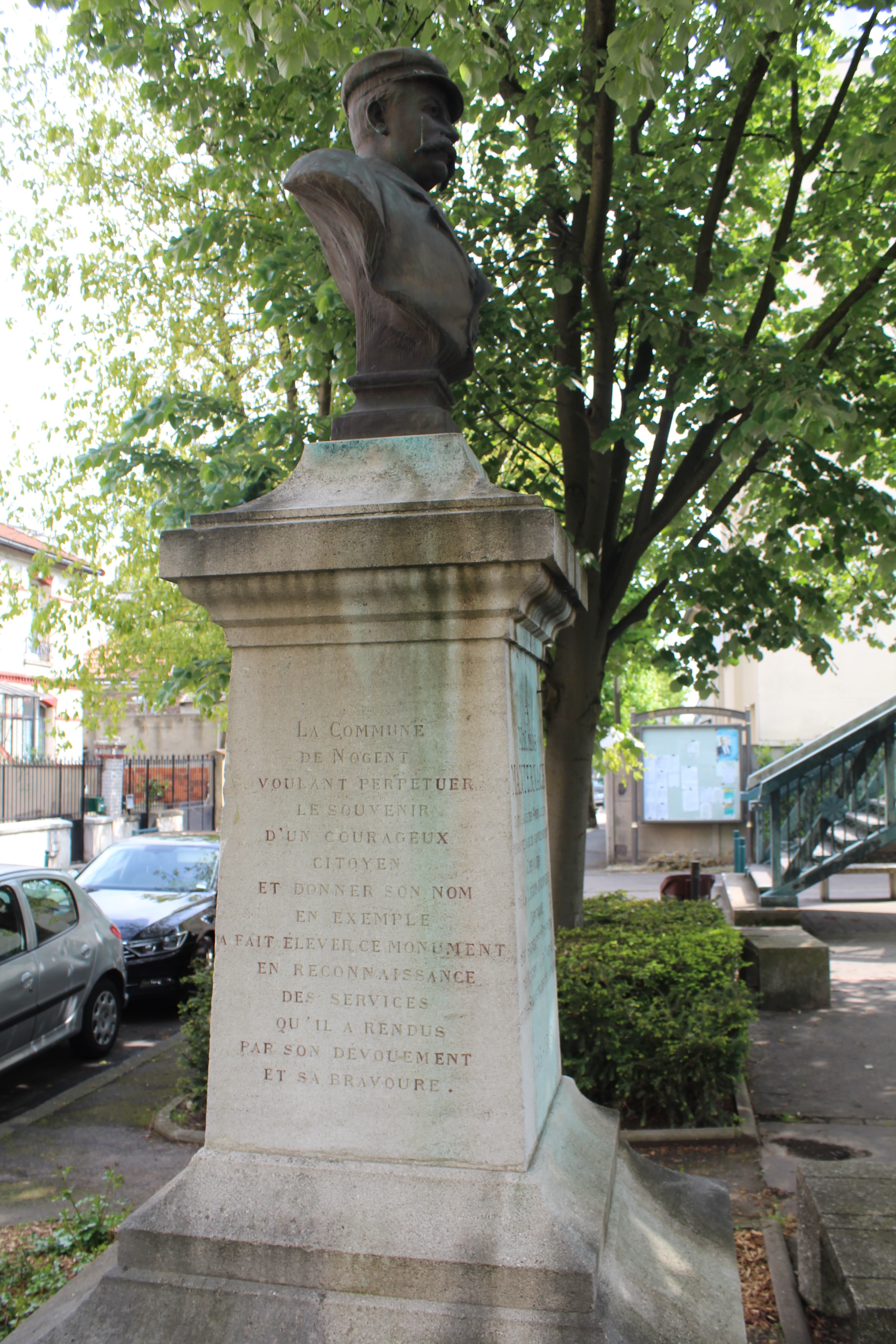 Monument à Mathias Manternach