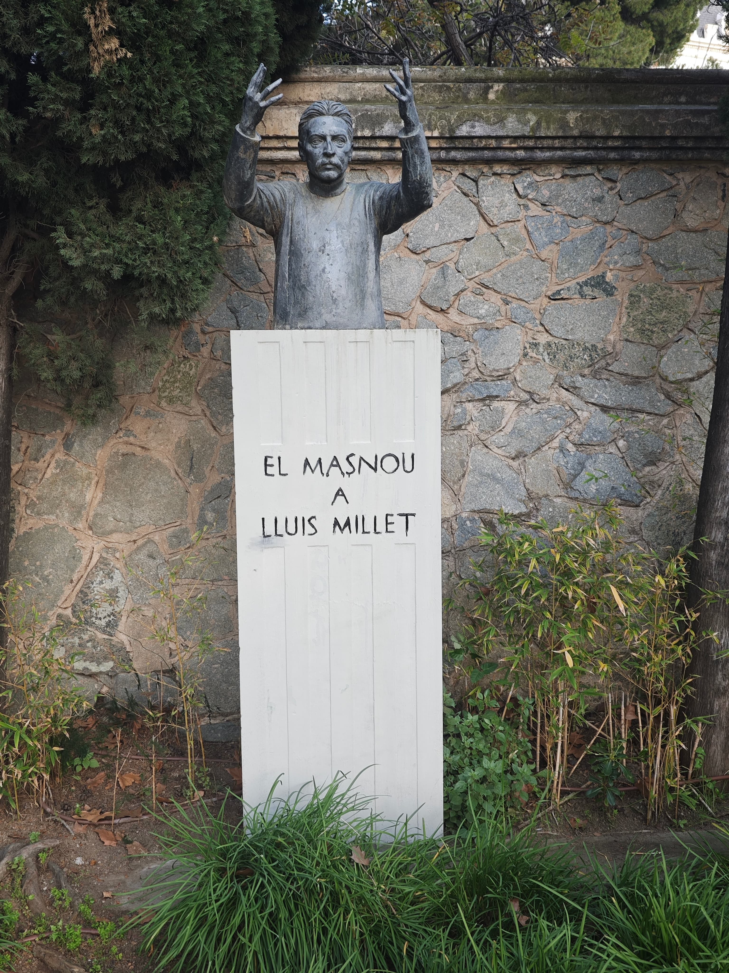 Monument a Lluís Millet