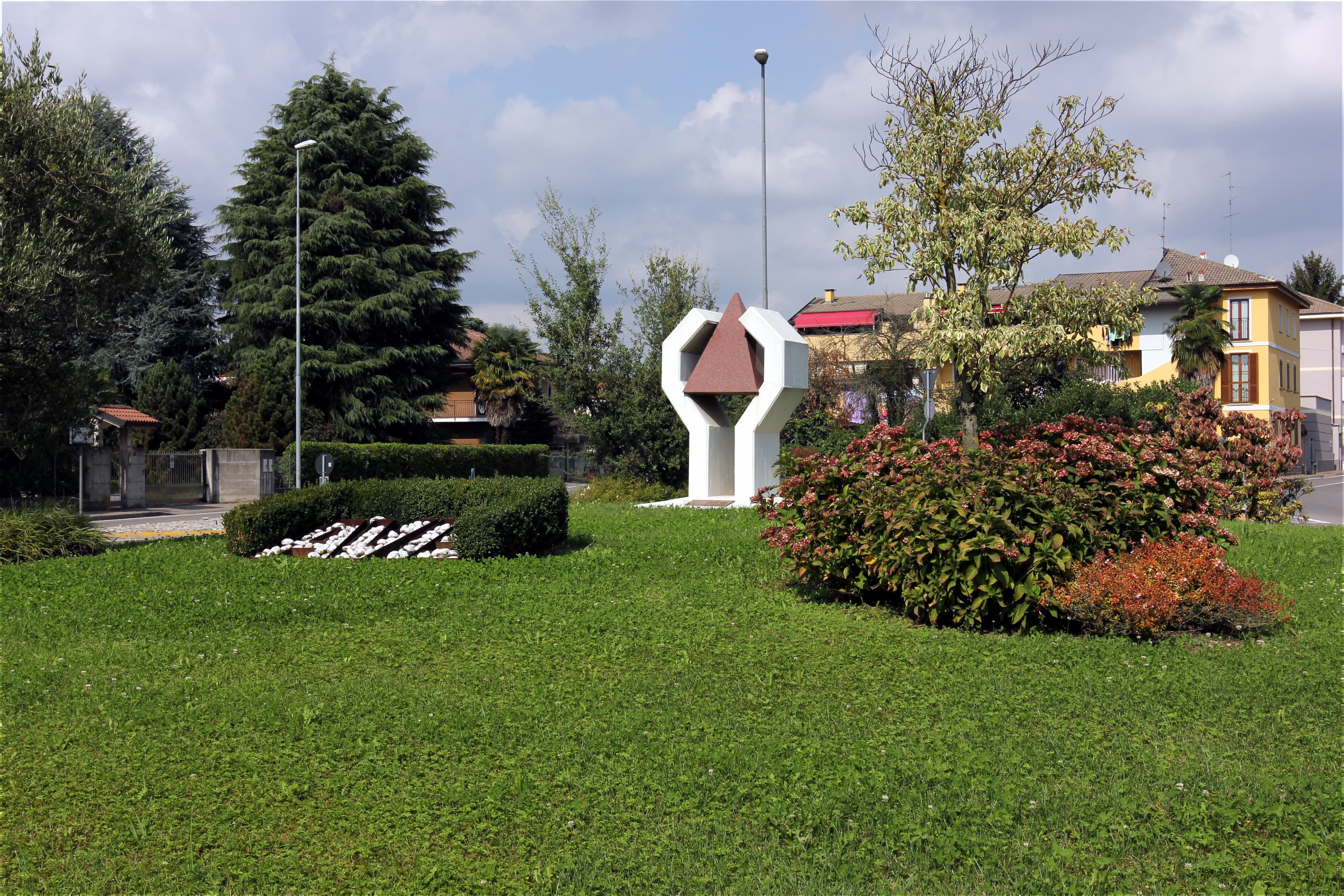 AVIS monument