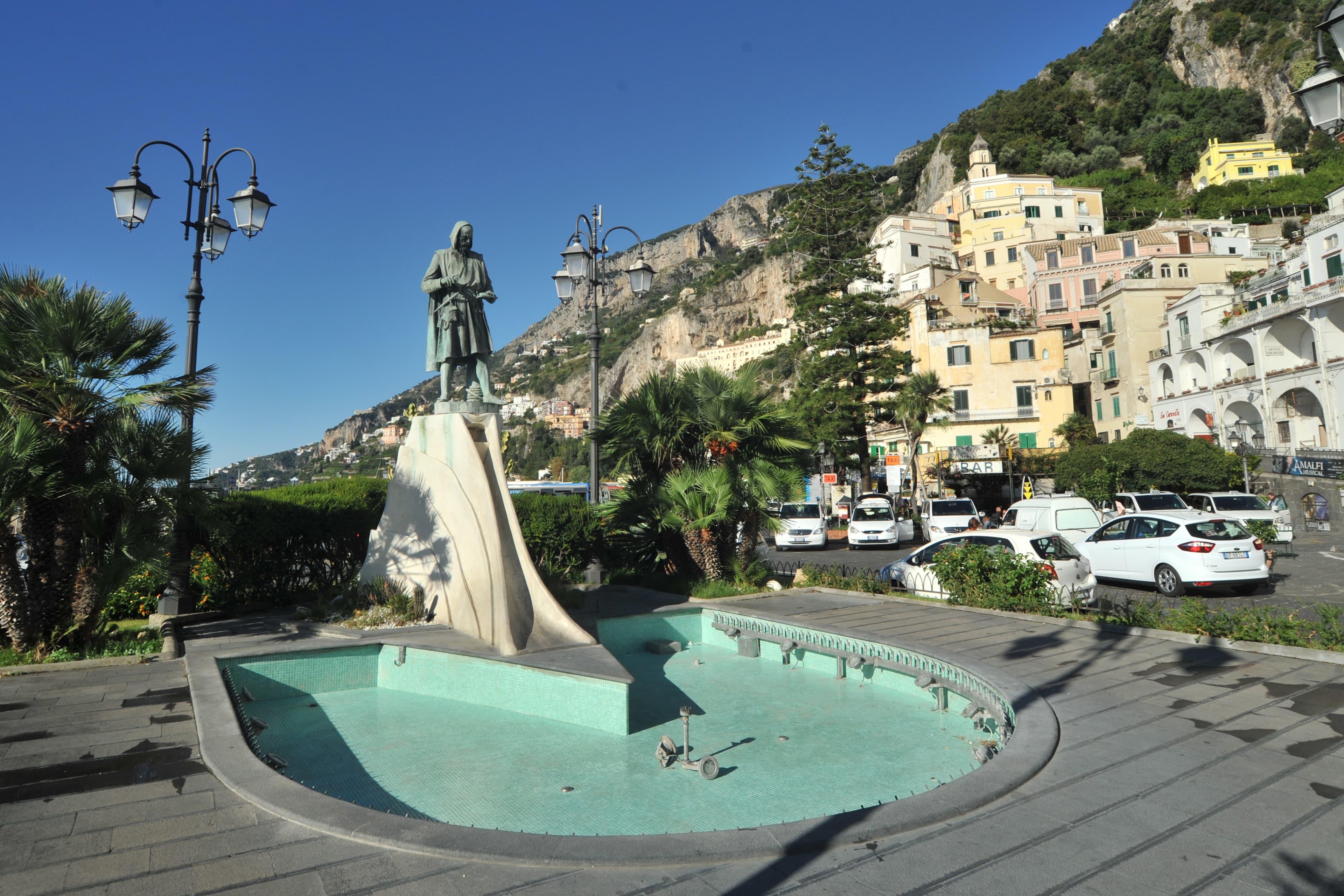 monument to Flavio Gioia