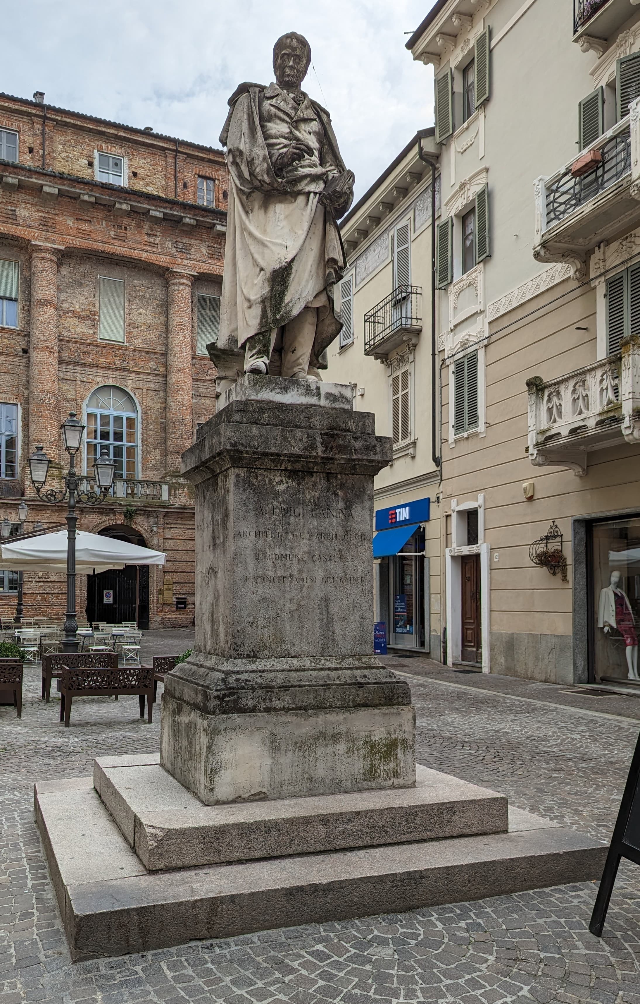 Monumento a Luigi Canina