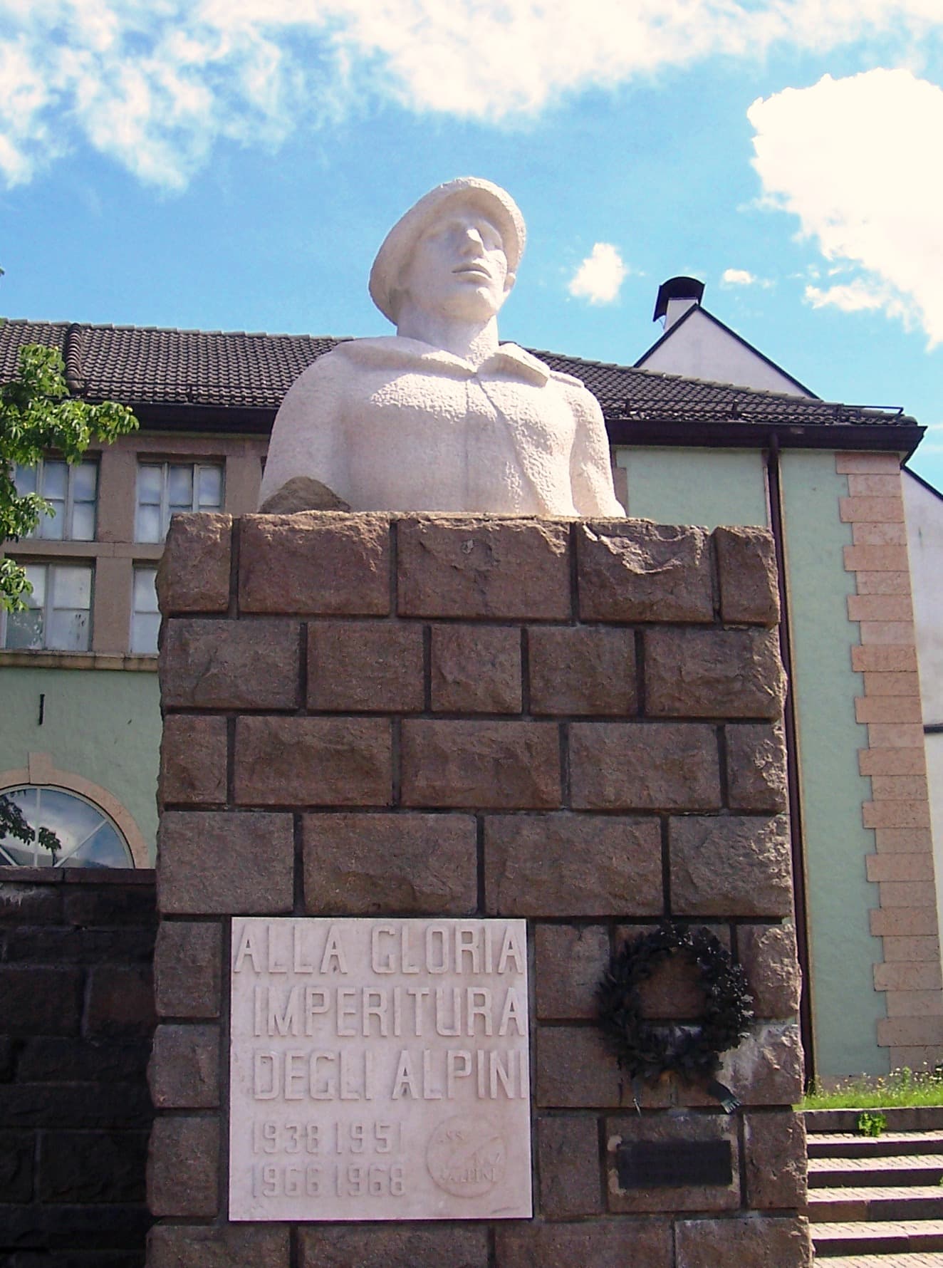 Monumento all'Alpino