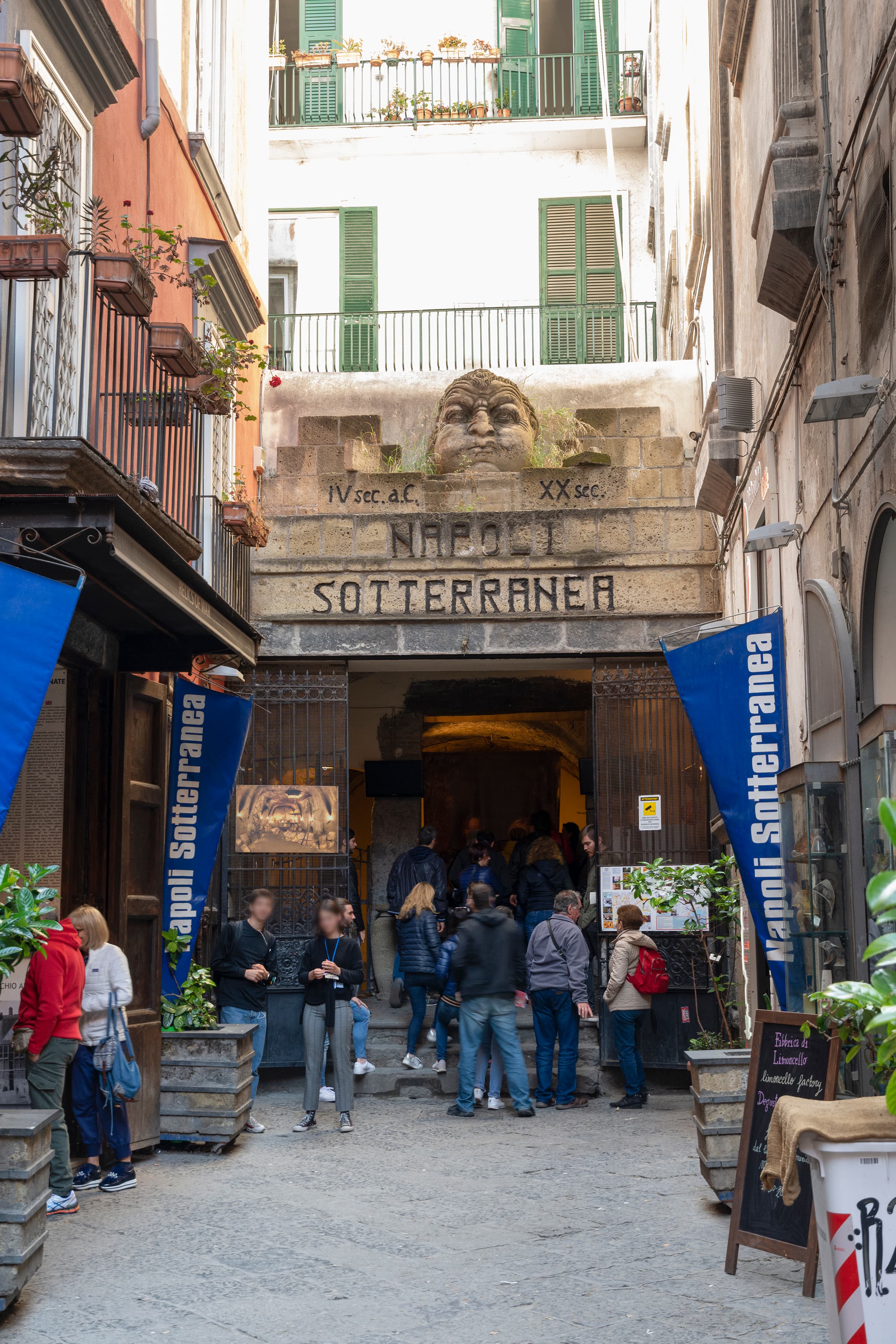 Naples underground geothermal zone